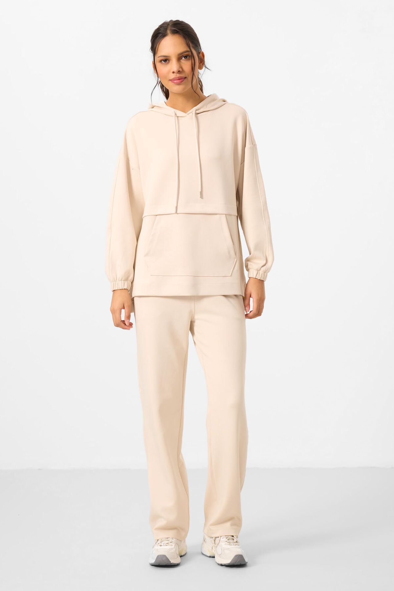 TOMMY Oversized Hooded Sweatshirt And Wide-Leg Pants Set 4