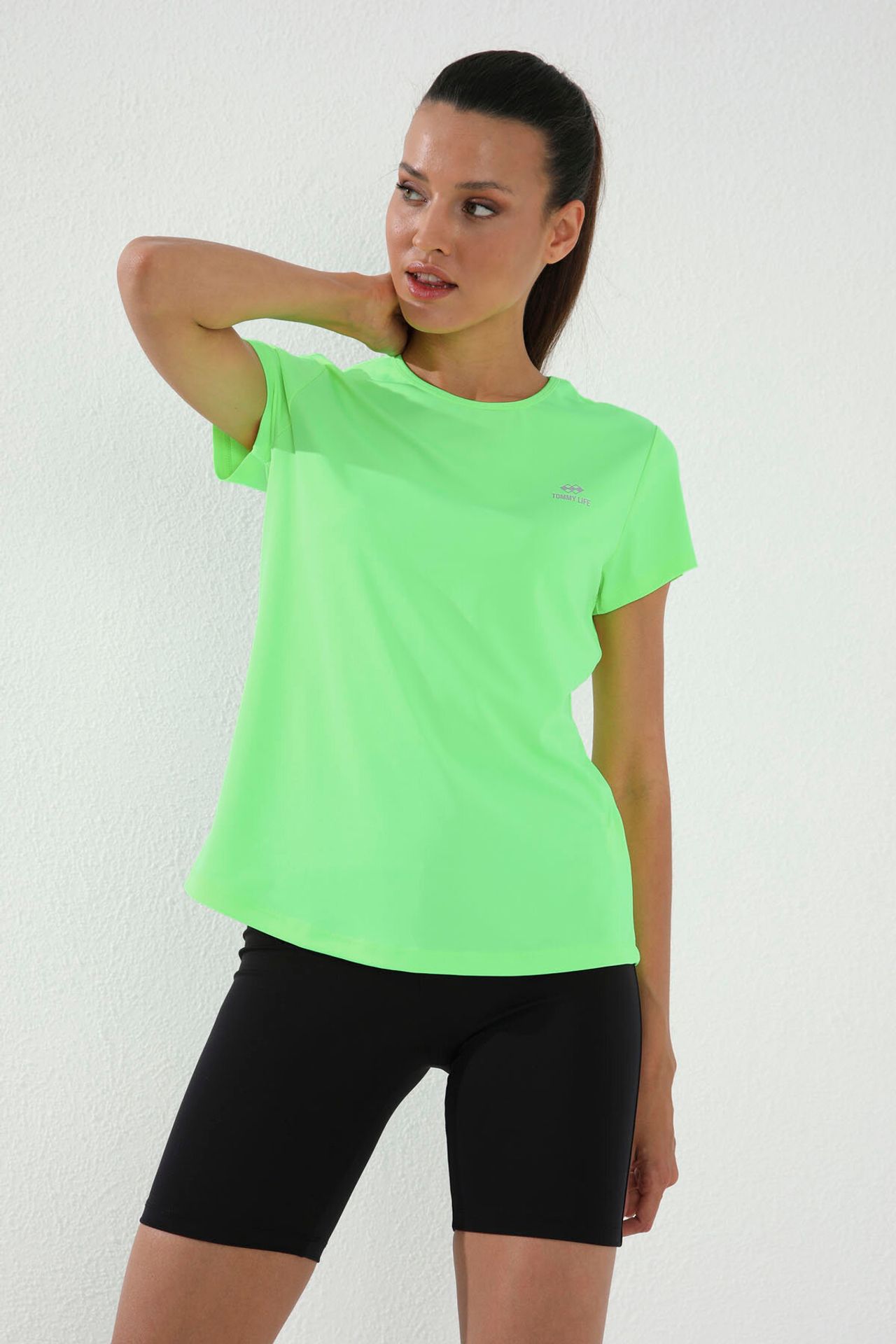 TOMMY Women's Solid Short-Sleeve Crew Neck T-Shirt 2