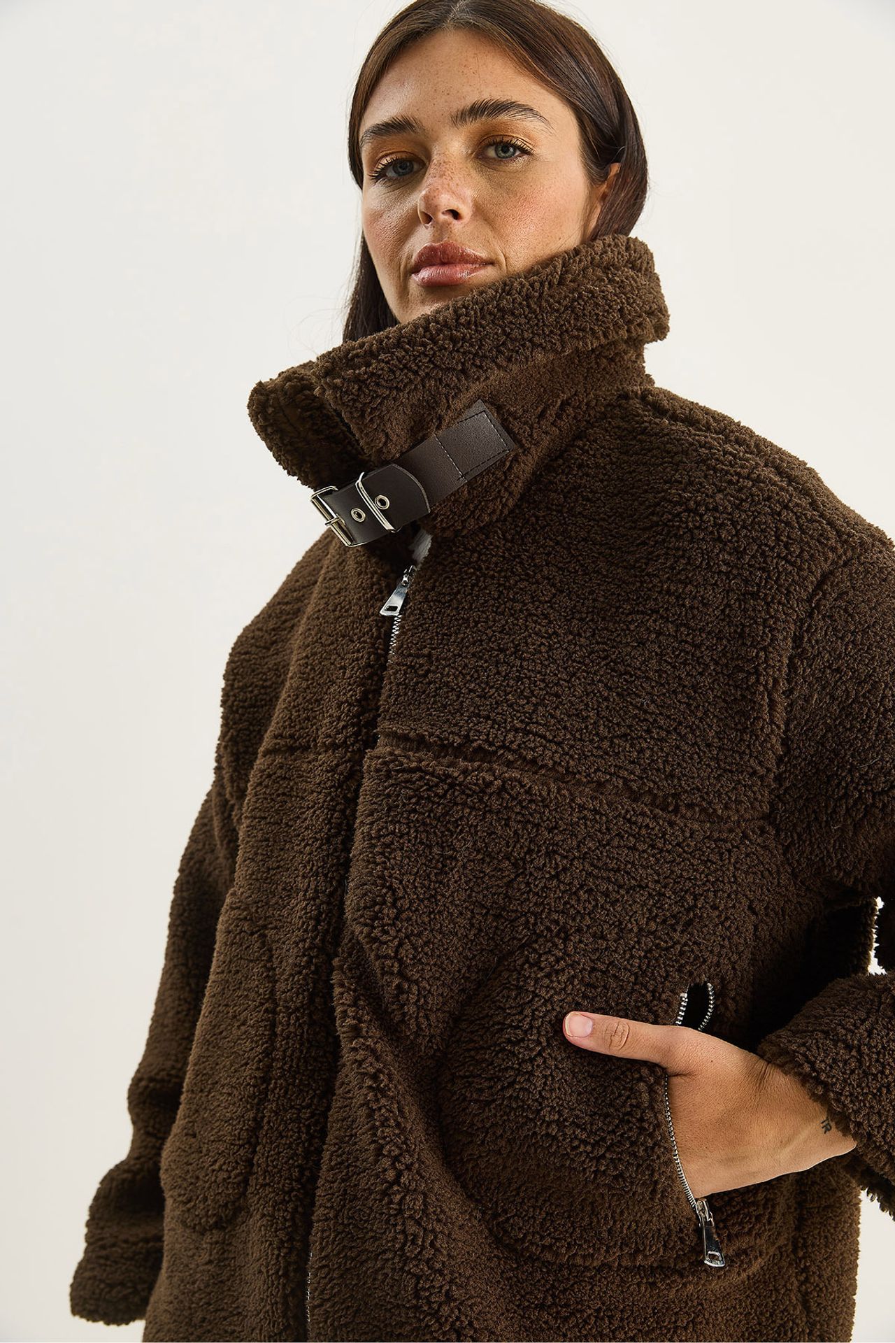 LUCCI Oversized Plush Knitted Puffer Jacket with Zipper Closure 6