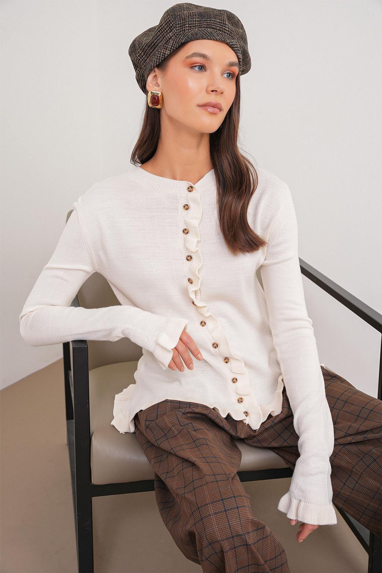 MIXRAY Frilly Ribbed Knit Cardigan 1