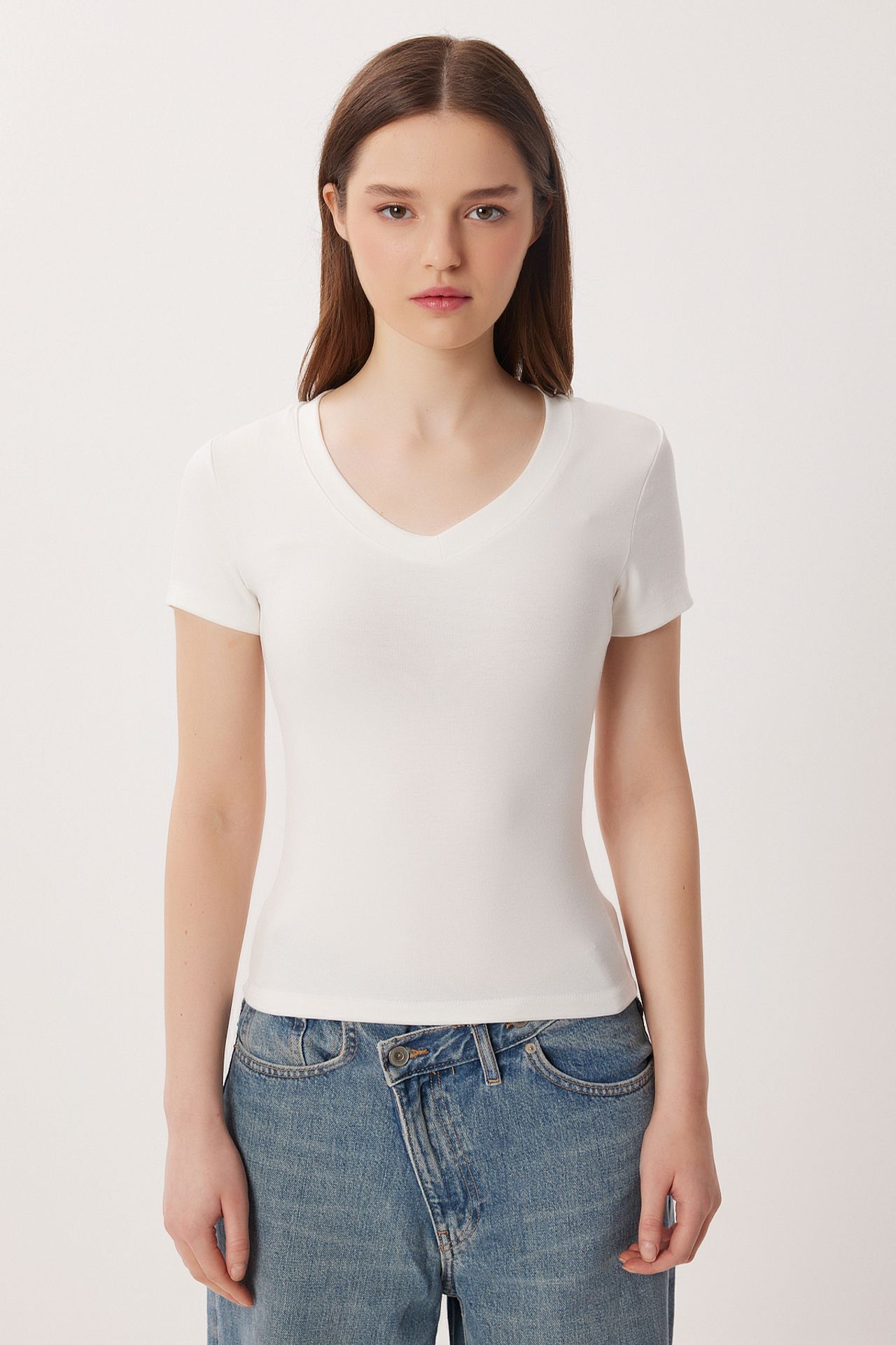 ISTANBUL Basic V-Neck Slim Fit T-Shirt 5