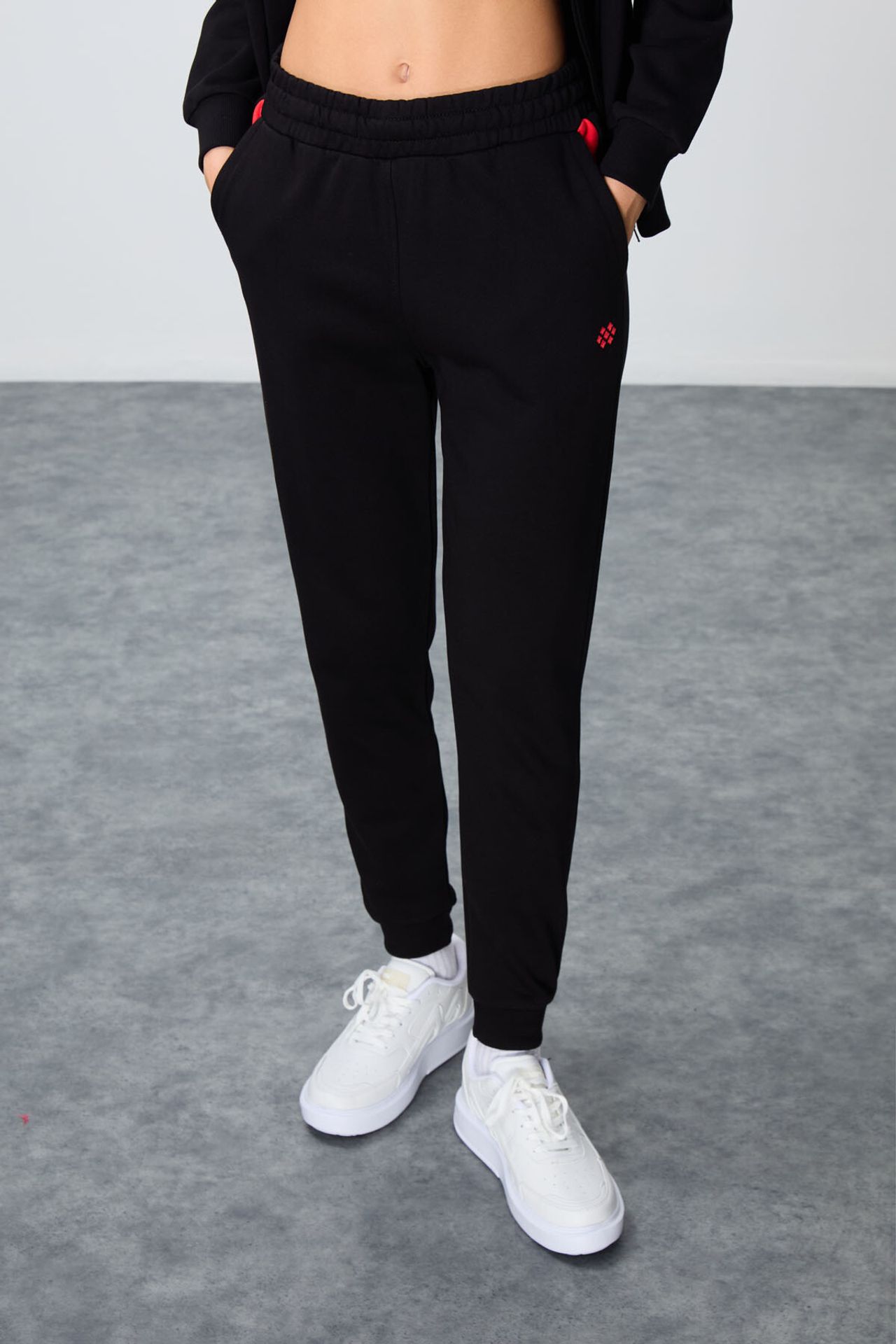 TOMMY Oversized Hooded Zip Sweatshirt And Pants Set 6