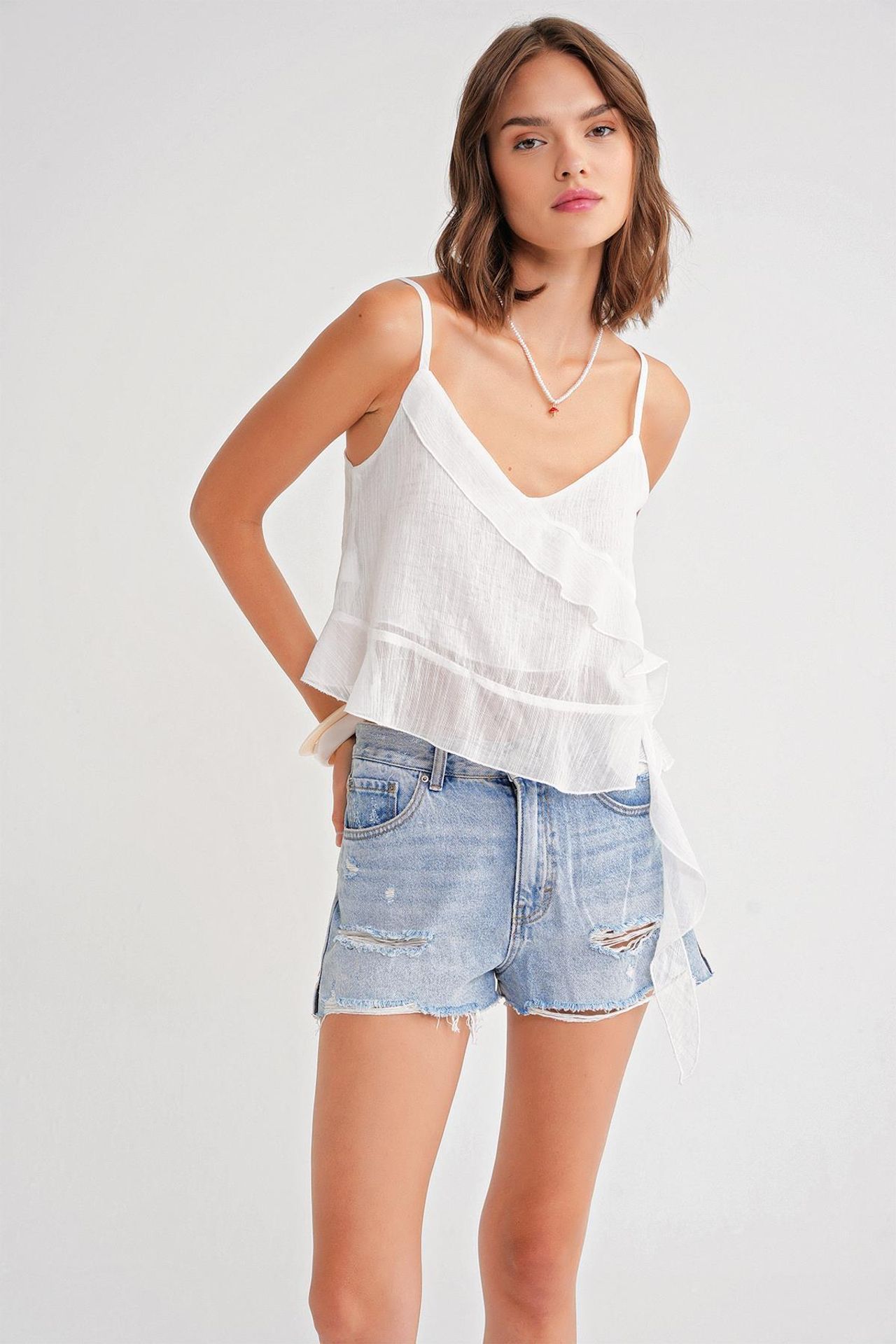Mixray Frilly Textured V-Neck Crop Top 3