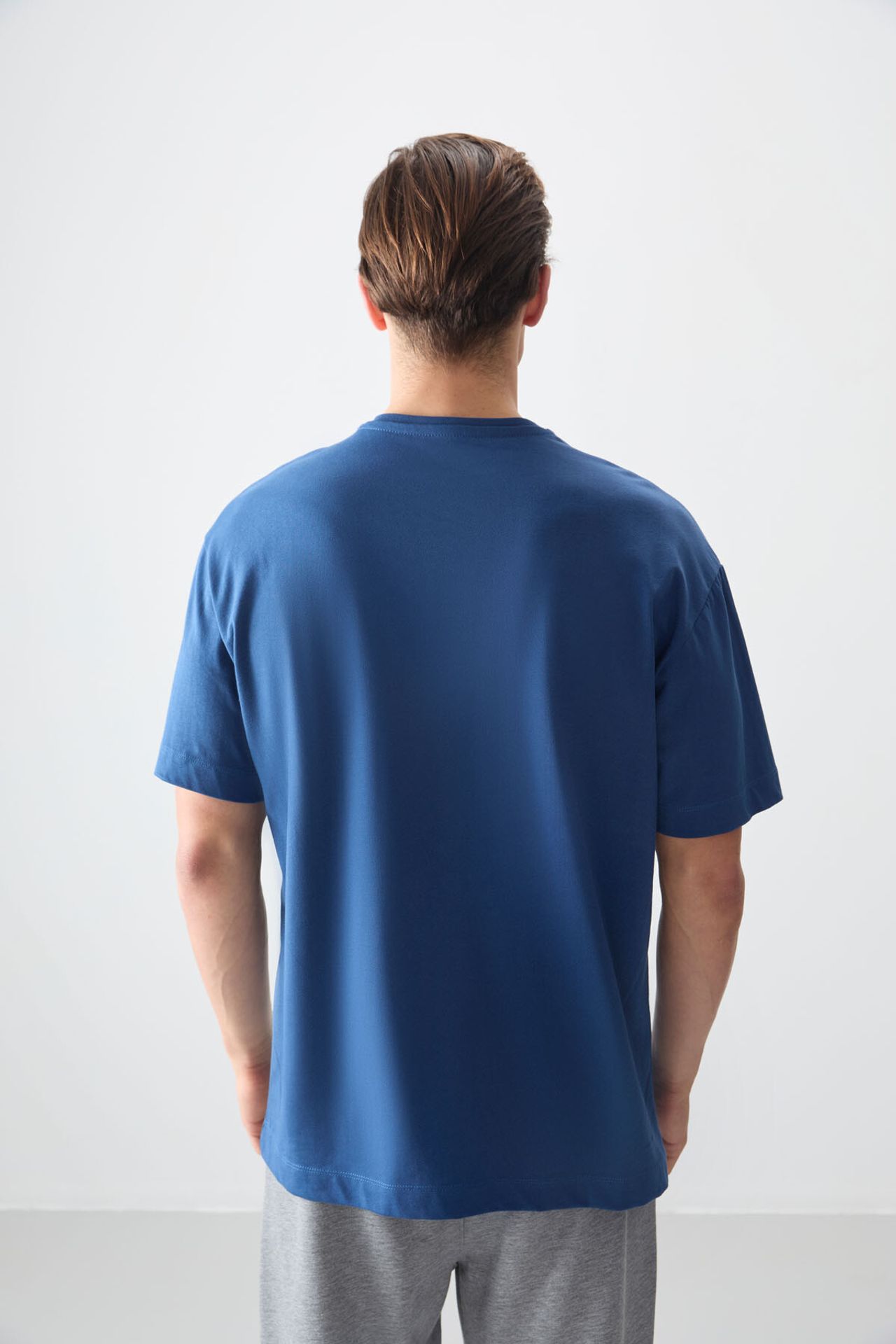 TOMMY Oversized Cotton Crew Neck T-Shirt 5