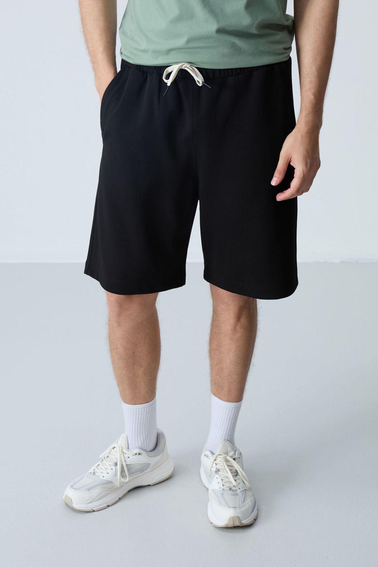 TOMMY Men's Cotton-Blend Sweat Shorts 3