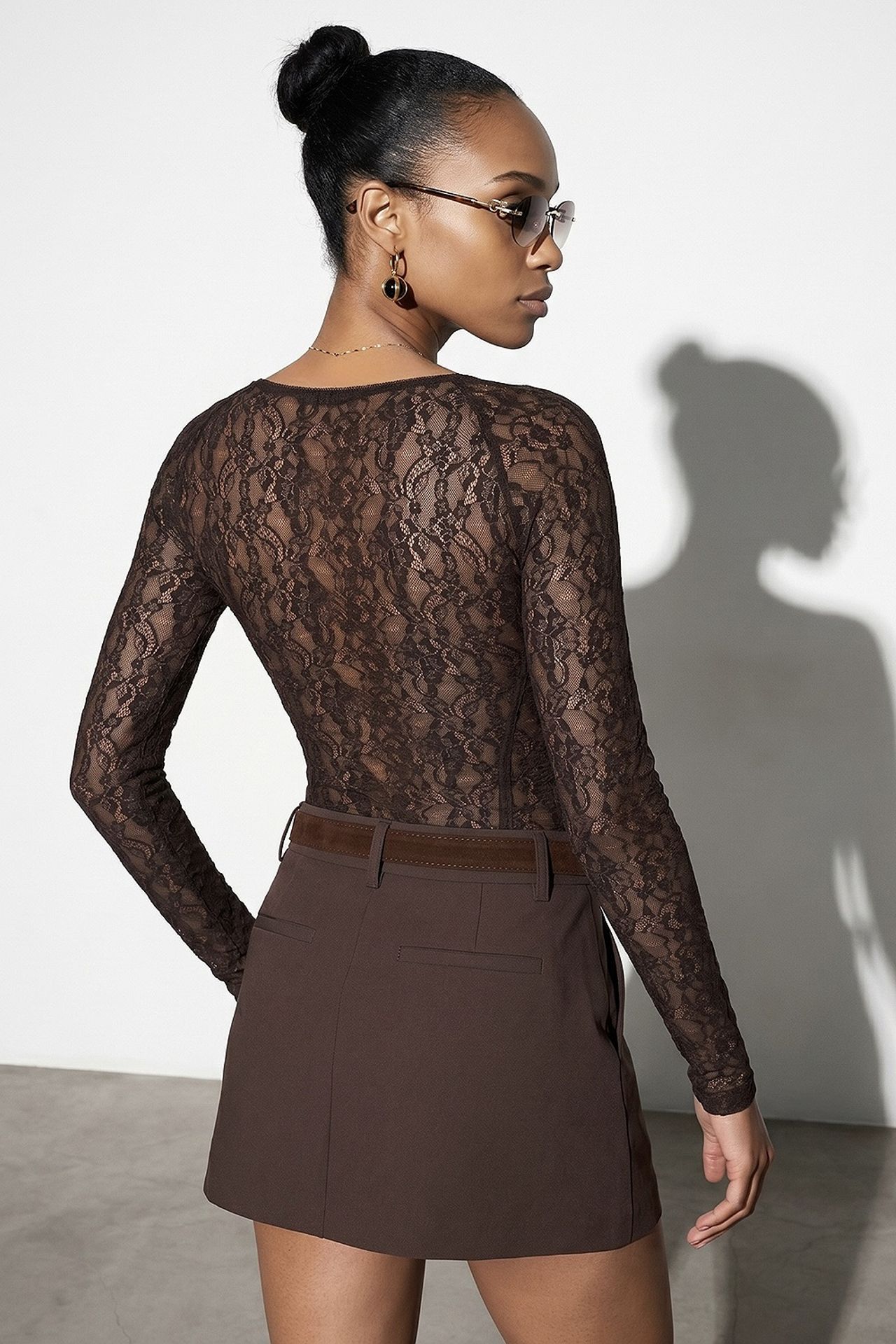 DILVIN Women’s Lace V-neck Long-sleeve Top 3