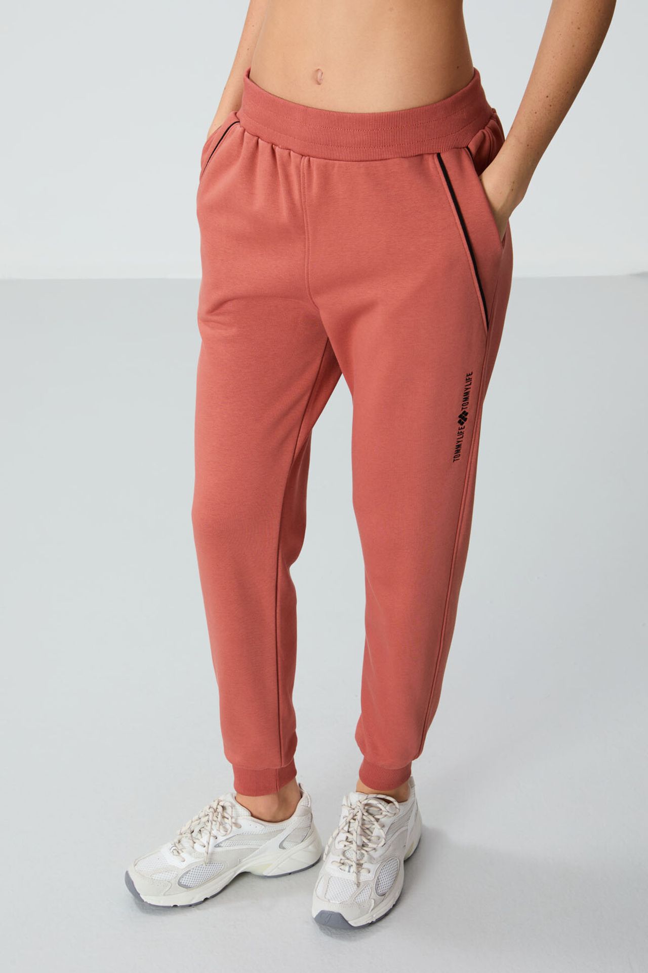 TOMMY Women's Cotton-blend Jogger Sweatpants 2