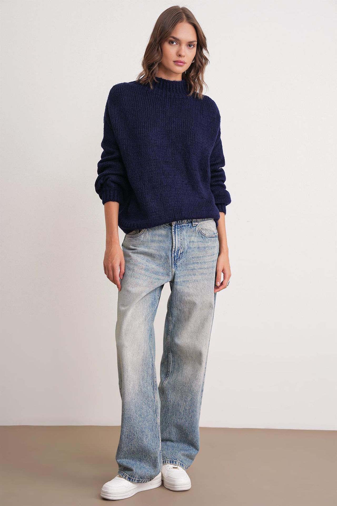 Mixray Relaxed Fit Crew Neck Thick Knit Sweater 2
