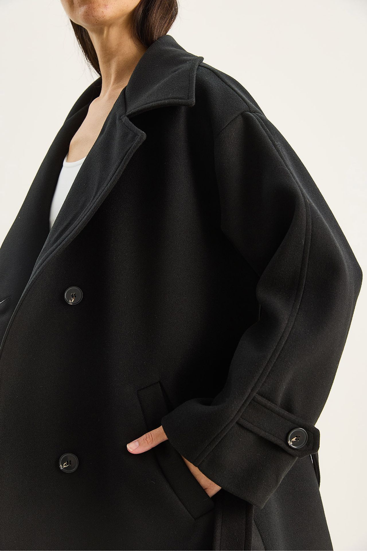 LUCCI Oversized Midi Coat with Button Closure 5