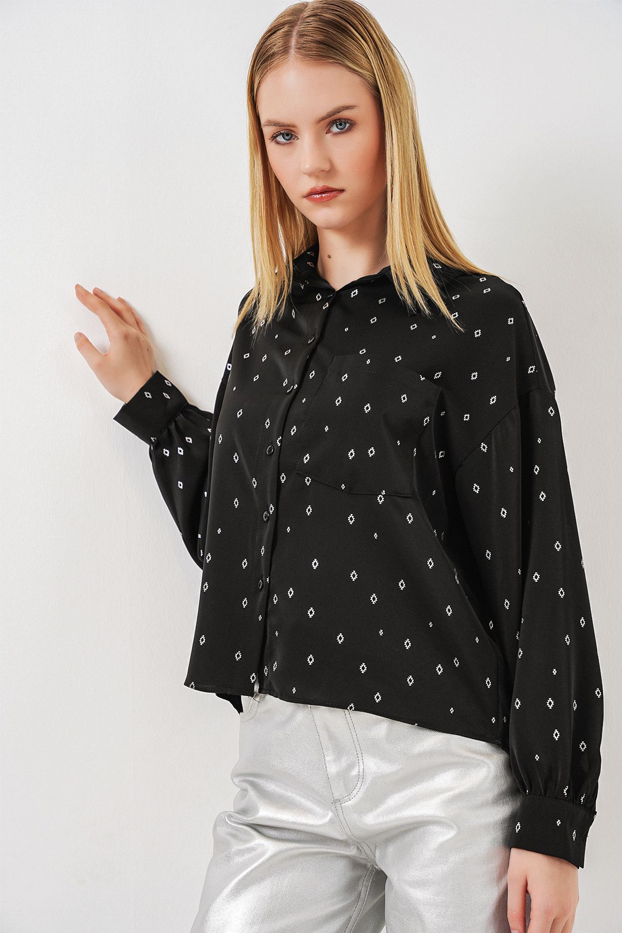 BDART Oversized Long Sleeve Printed Shirt with Pocket 3