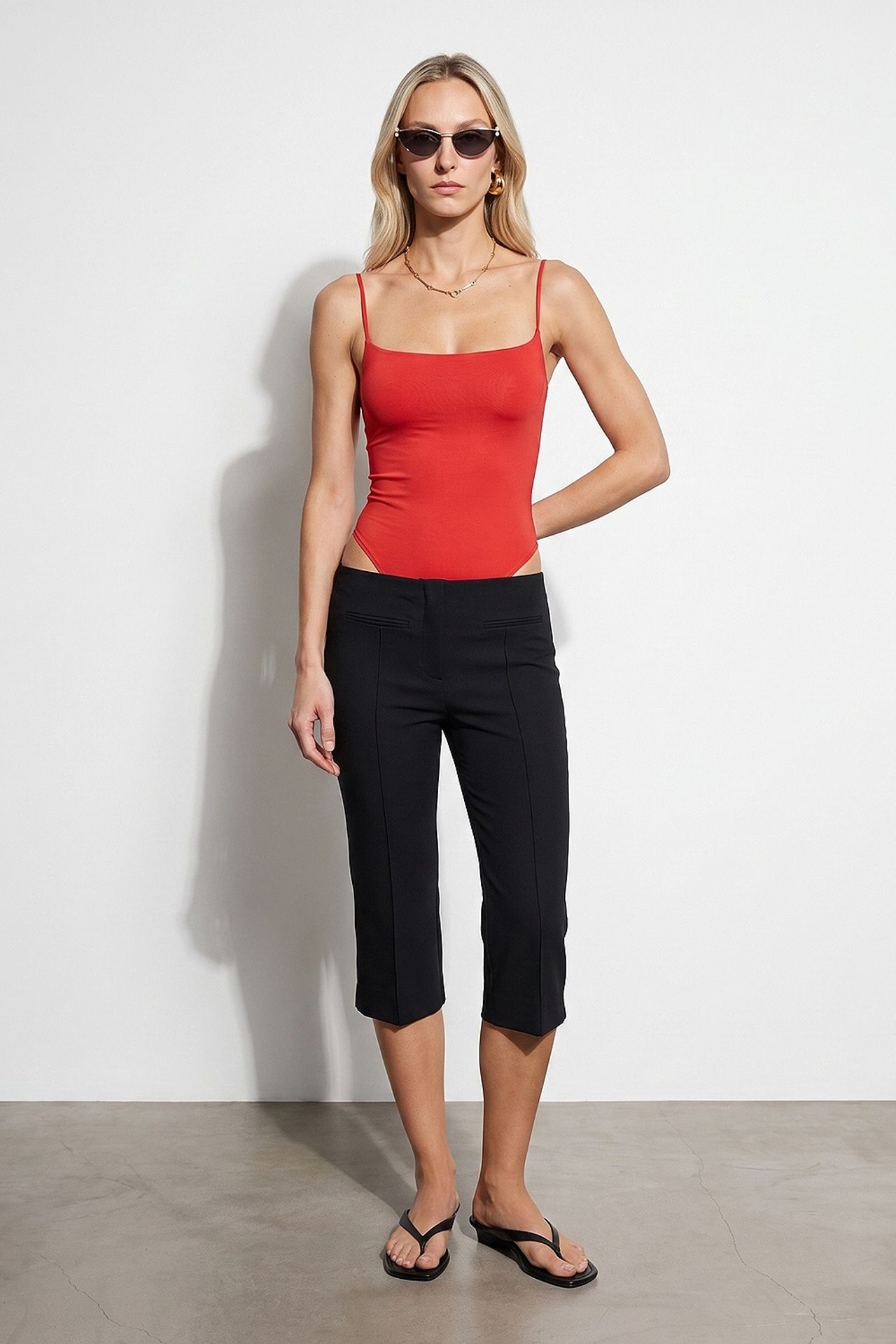 DILVIN Sleeveless Square-neck Nylon Bodysuit