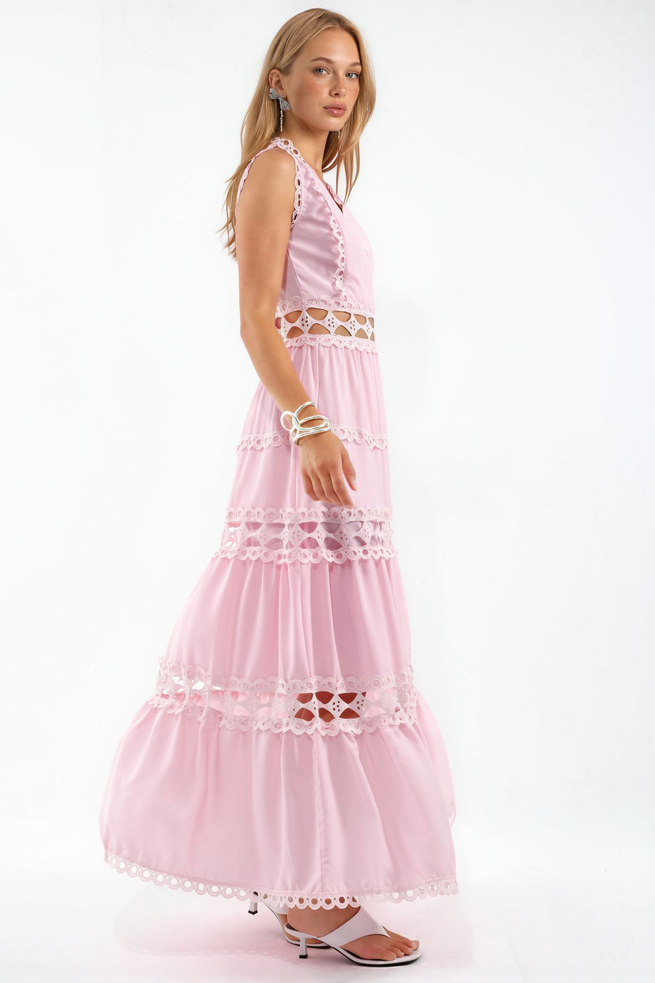 MSN Sleeveless Lace V-Neck Maxi Dress 2