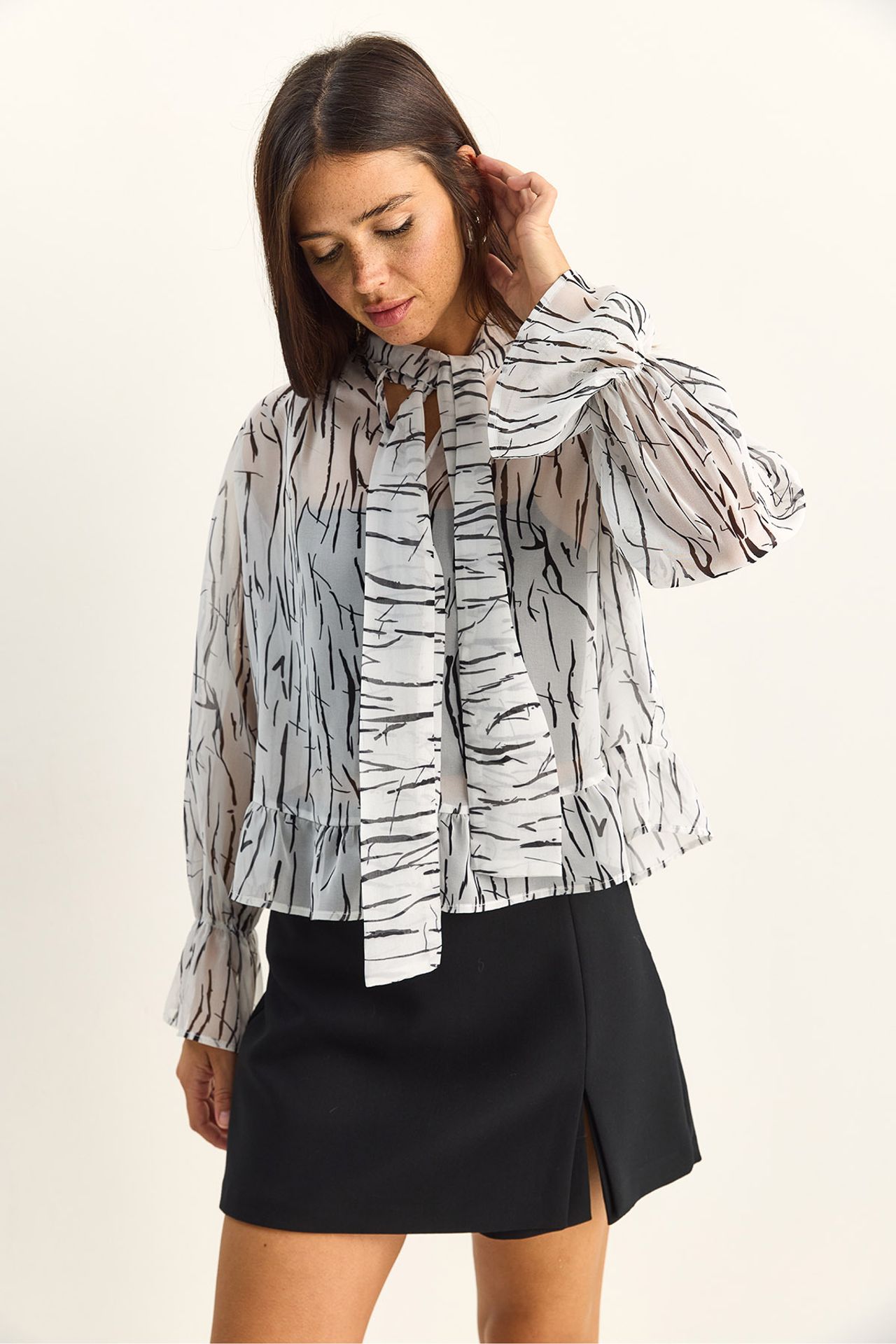 LUCCI Abstract Print Choker Collar Chiffon Blouse with Tie Detail 4