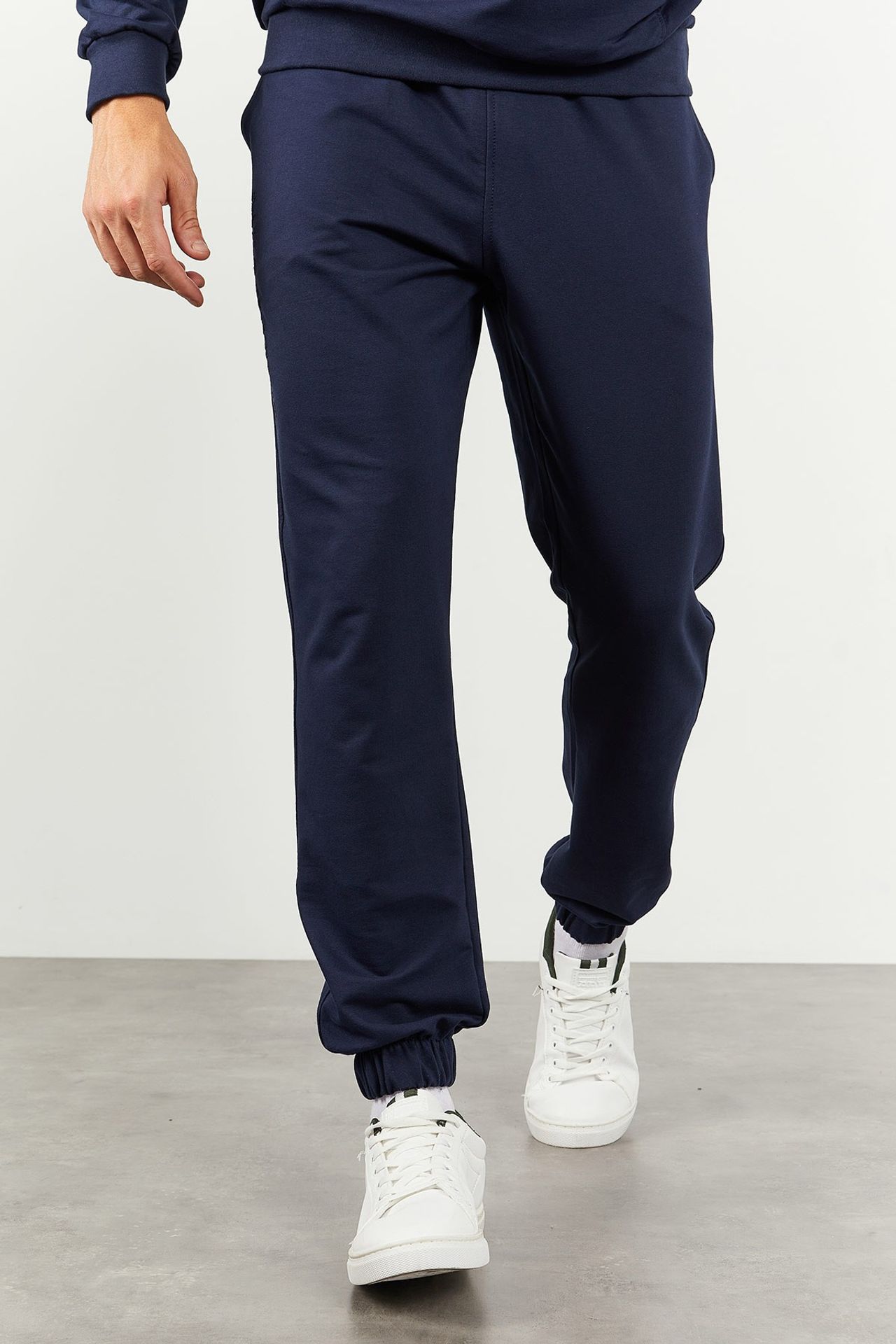 TOMMY Oversized Hooded Sweatshirt And Pants Set 4
