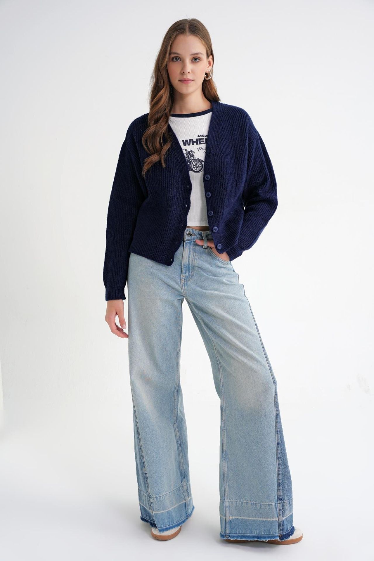Mixray Textured V-Neck Button Cardigan 2