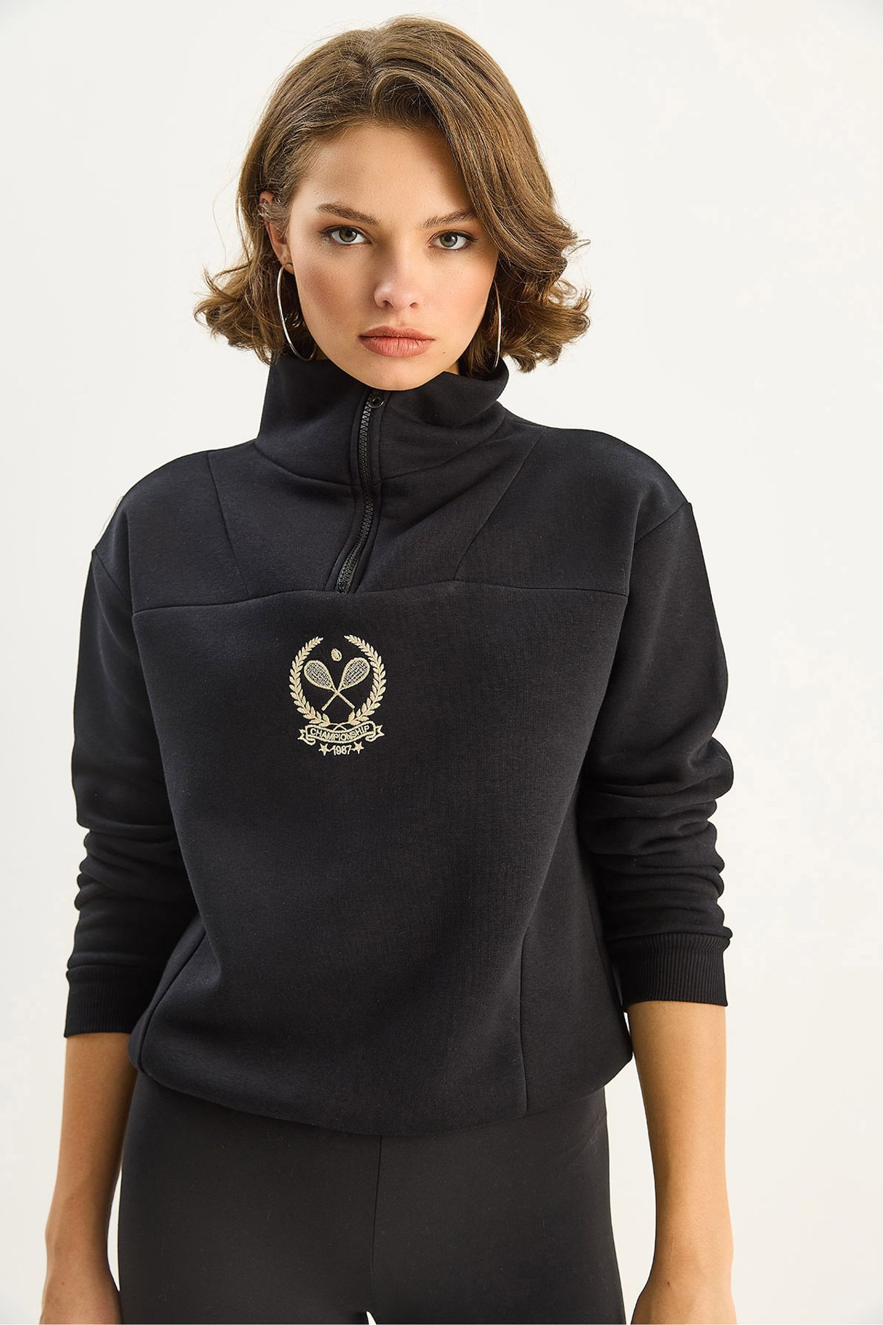 LUCCI Embroidery Zipper Collar Sweatshirt 5