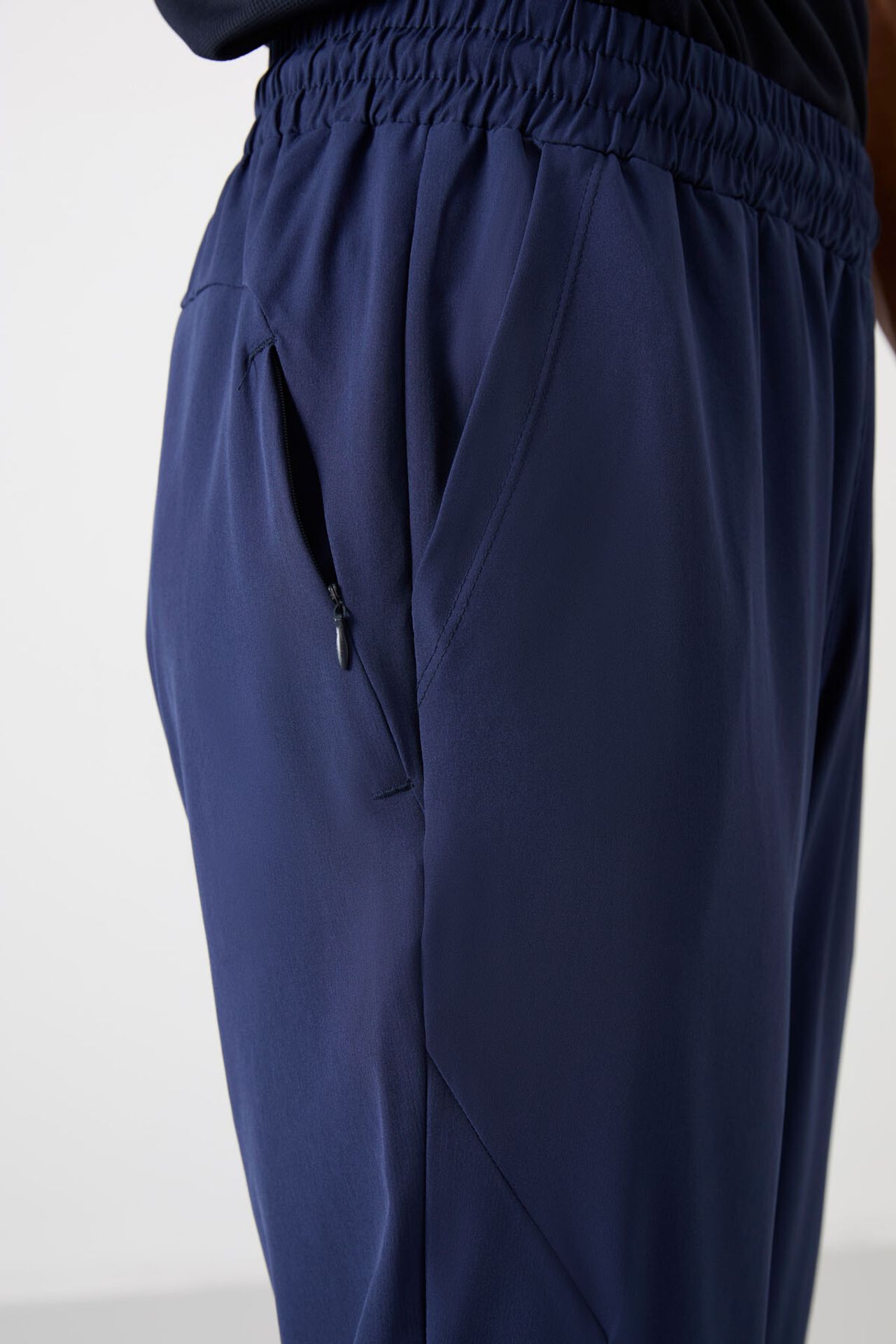 TOMMY Men's Straight-leg Seamless Sweatpants 4