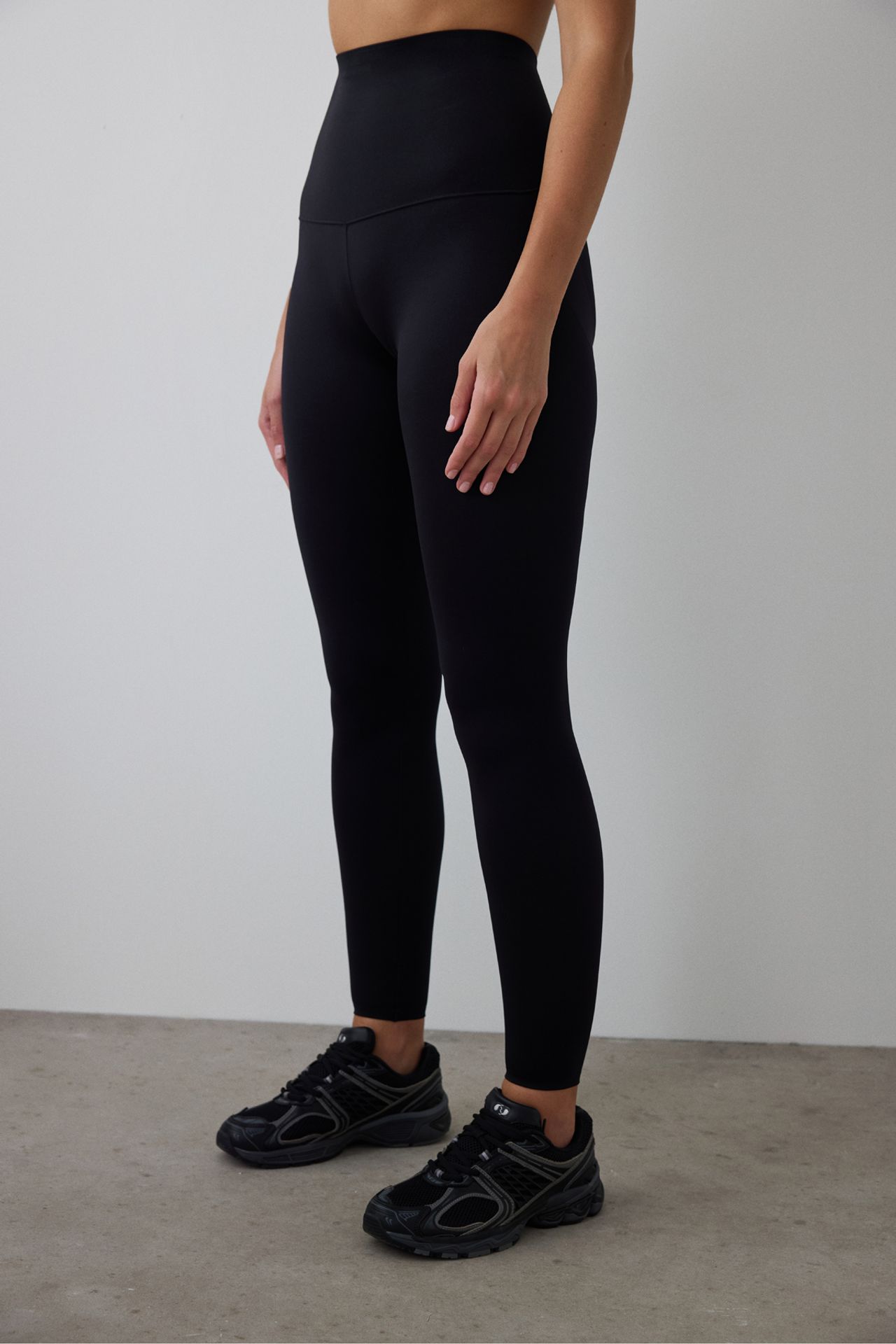 PENTI Extra High Waist Miracle Pop Up (Push Up) Leggings 1