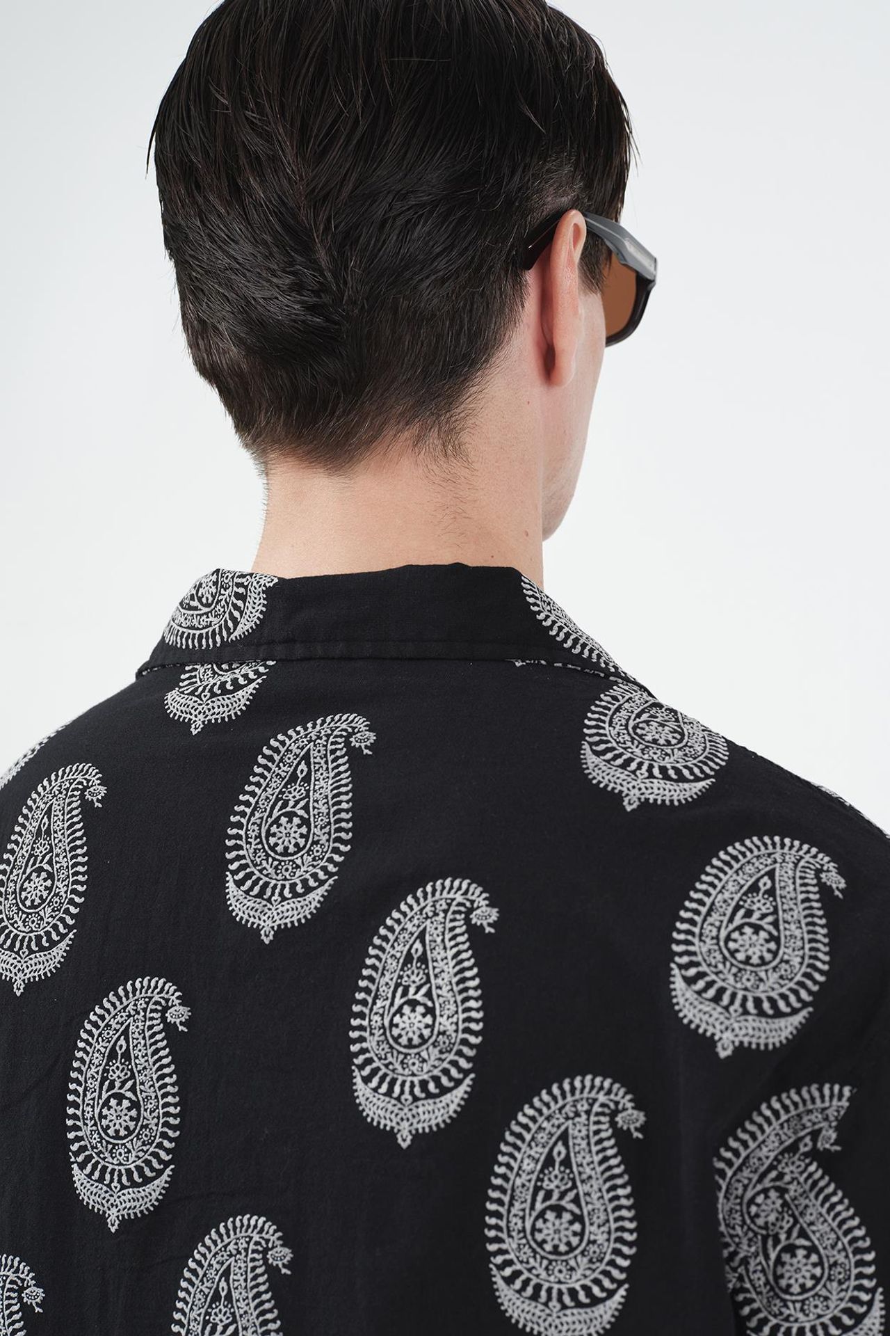GIESTO Regular Fit Paisley Print Shirt with Button Closure 5
