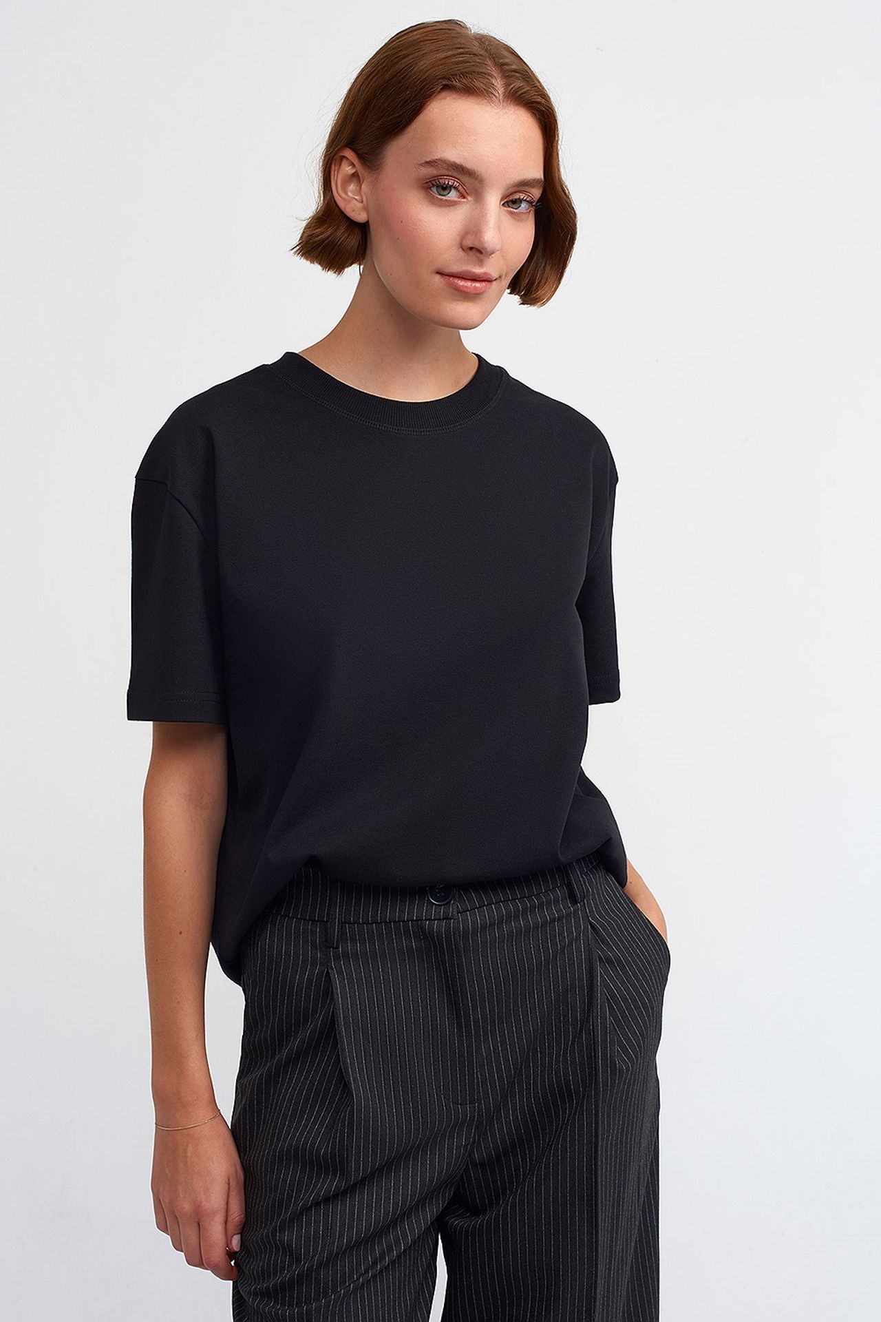 DILVIN Women's Cotton Crew Neck T-Shirt 1
