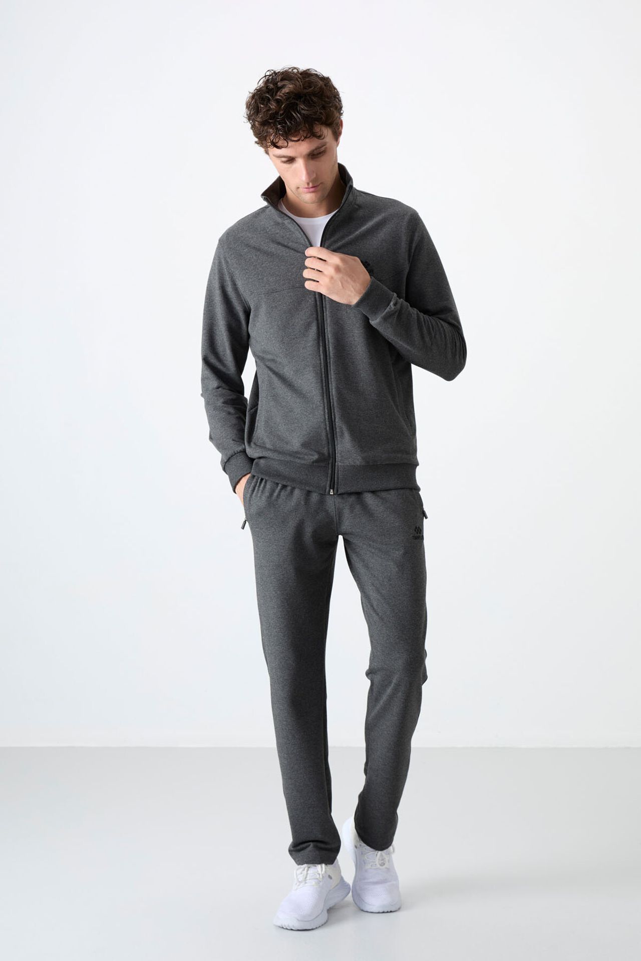 TOMMY Men's Relaxed Fit Zip-collar Sweatshirt And Pants Set 6