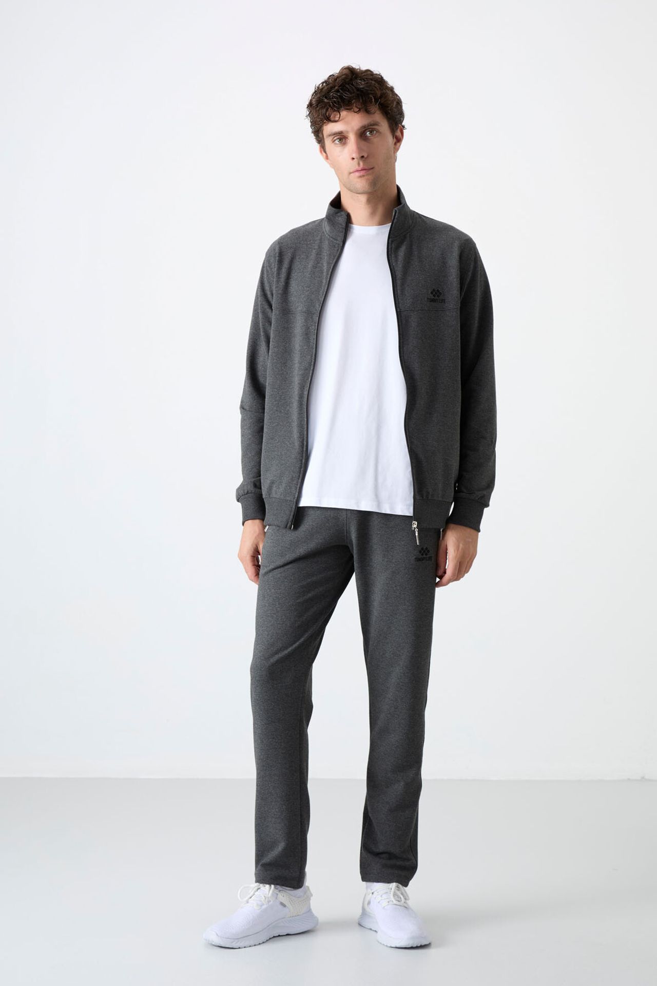 TOMMY Men's Relaxed Fit Zip-collar Sweatshirt And Pants Set 1