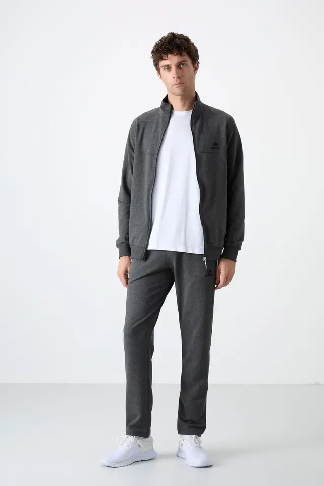 TOMMY Men's Relaxed Fit Zip-collar Sweatshirt And Pants Set