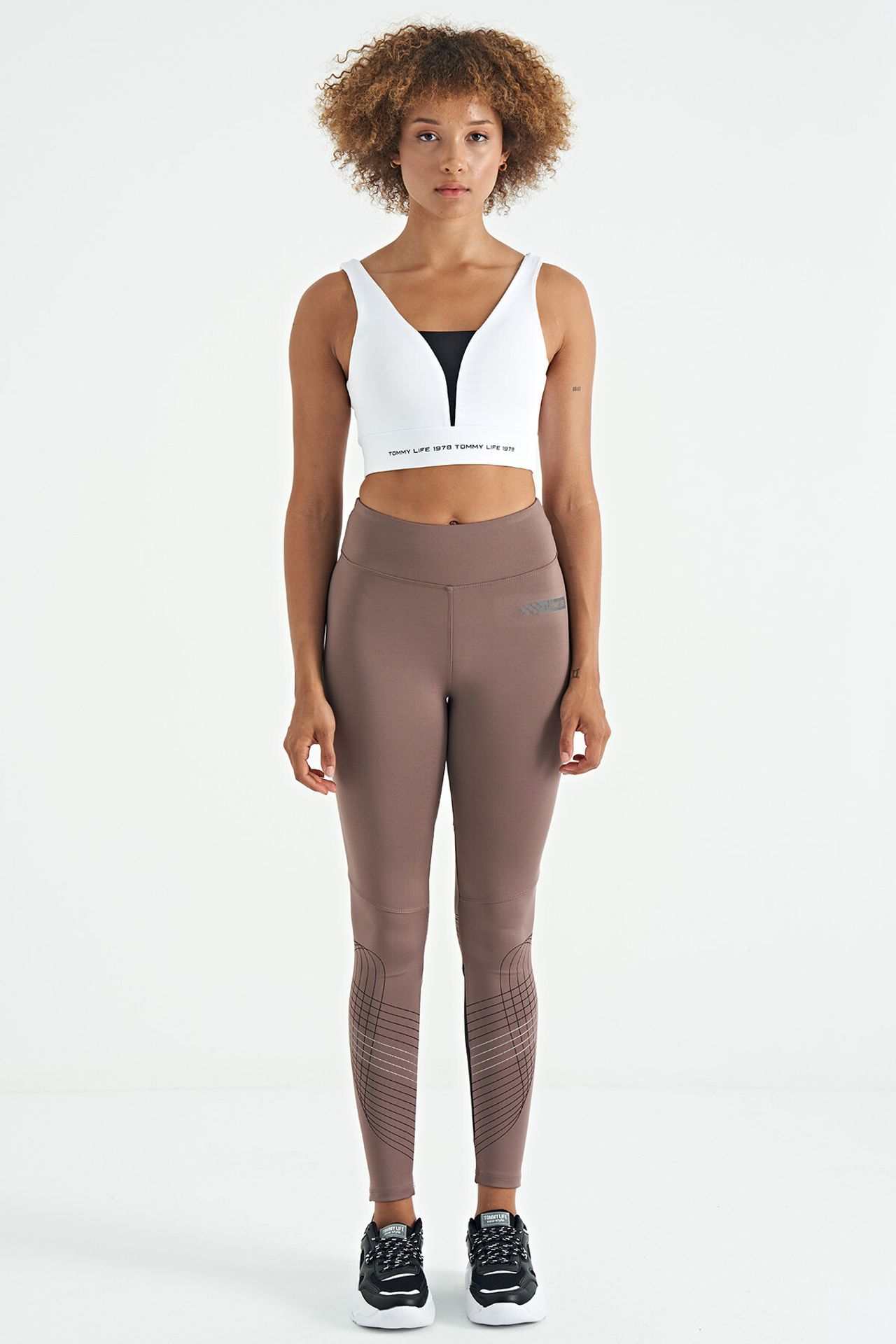 TOMMY Women's Color-Blocked Sleeveless Crop Sports Top 2