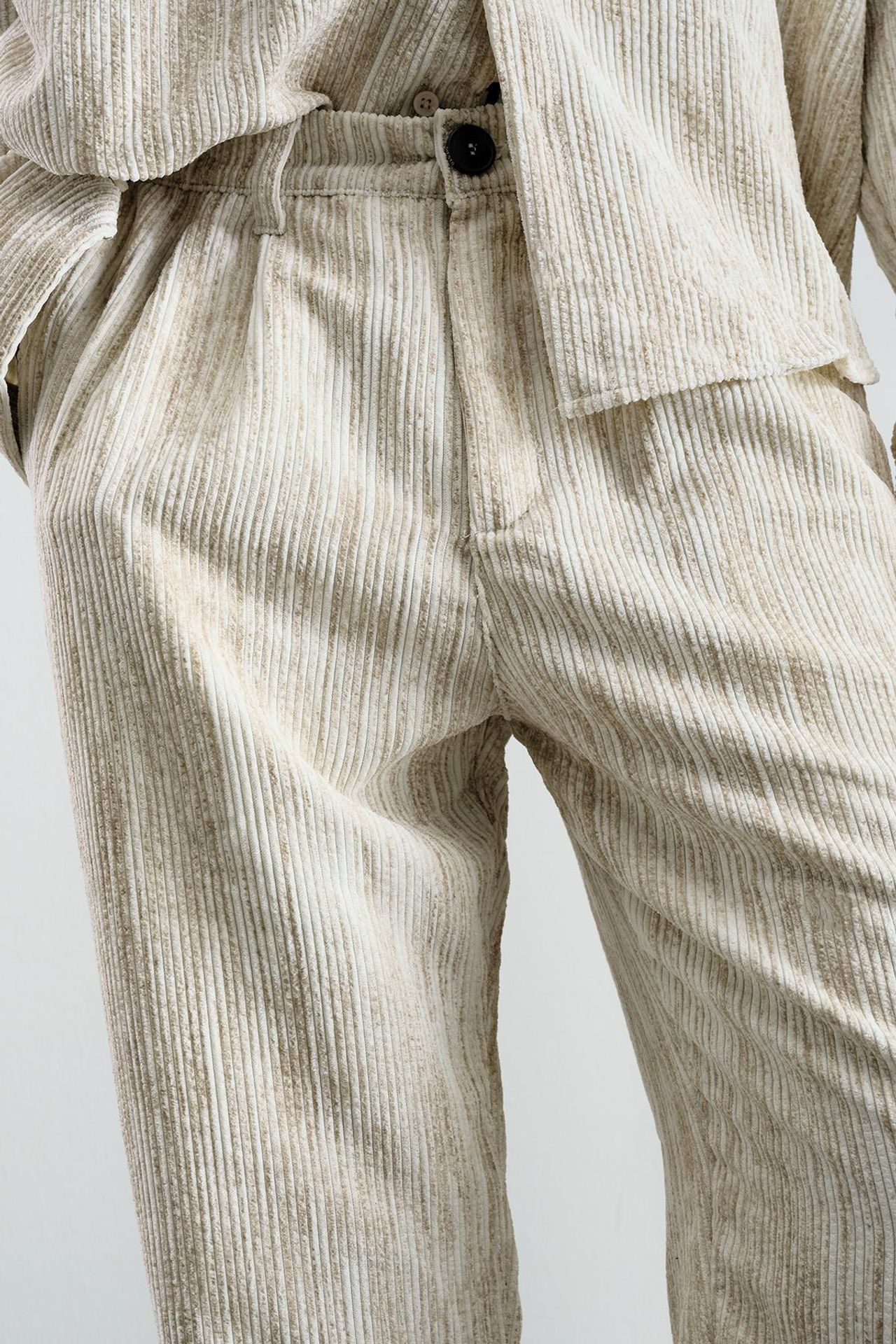 GIESTO Textured Pleated Straight Leg Pants 4