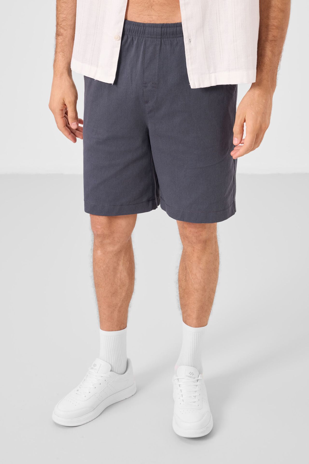 TOMMY Men's Regular Fit Chino Shorts 2