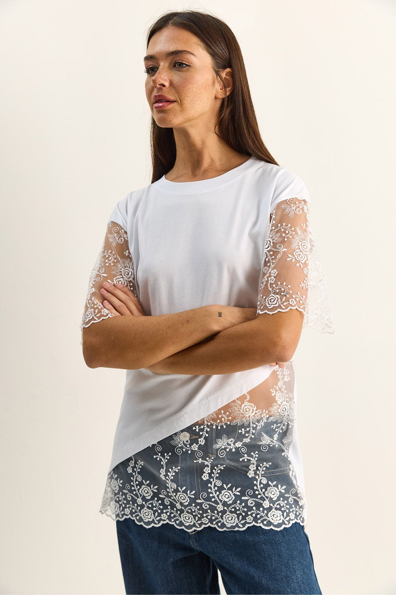 LUCCI Embroidered Crew Neck Relaxed Fit T-Shirt 3