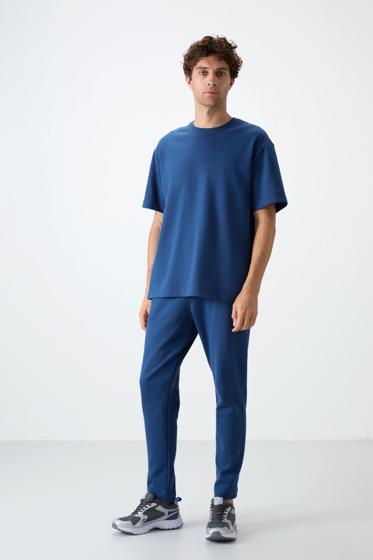 TOMMY Men's Oversized T-shirt And Pants Set 1