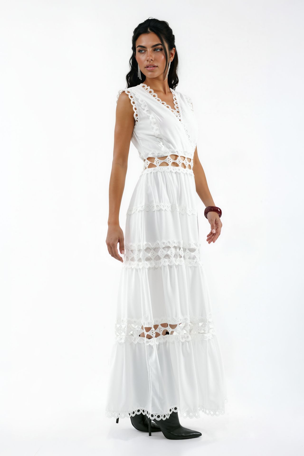 MSN Sleeveless Lace V-Neck Maxi Dress 2
