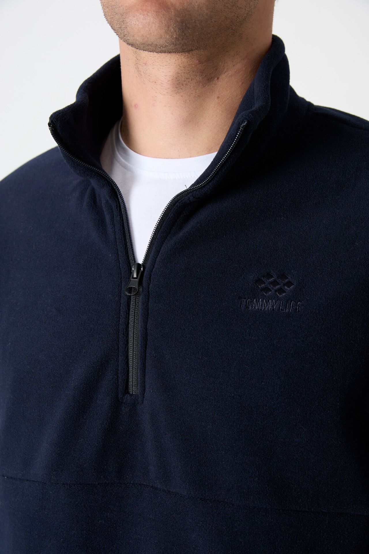TOMMY Men's Slim Fit Half-zip Plush Sweatshirt 4