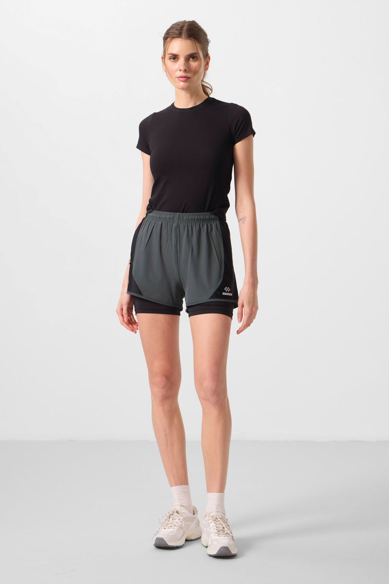 TOMMY Women's Pull-On Mini Shorts 2