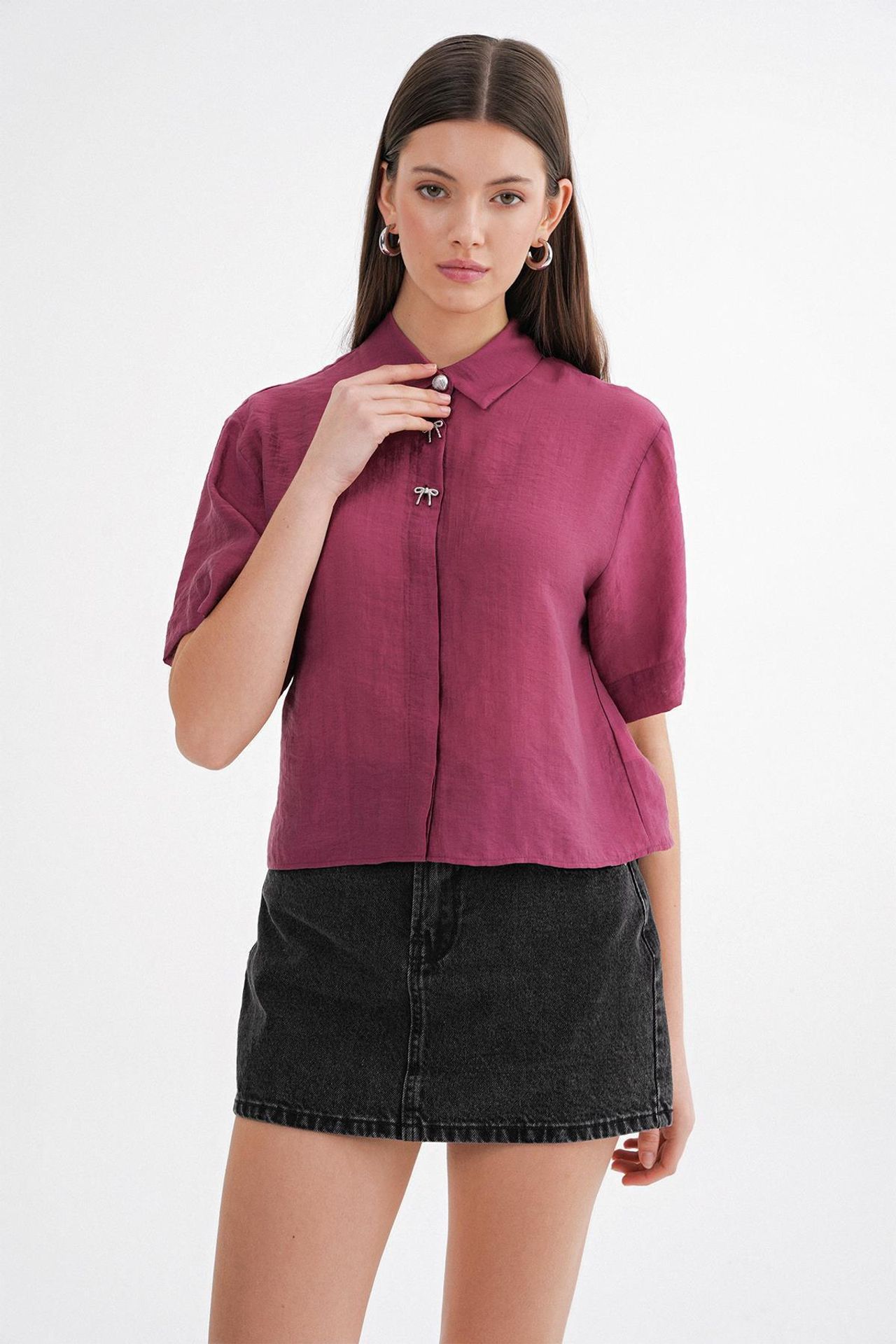 Mixray Short Sleeve Crop Shirt with Stone Accessories 5