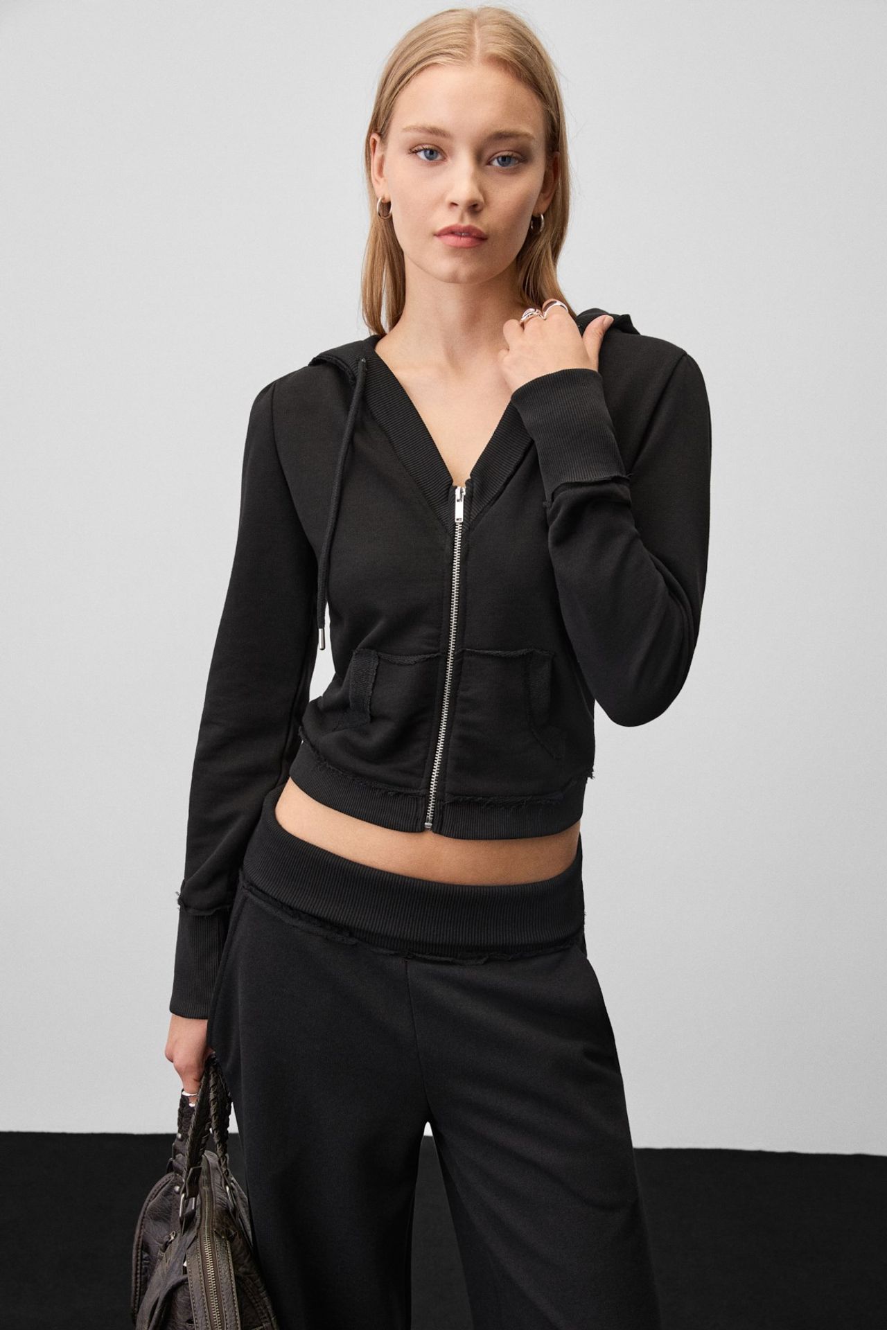 GRIMELANGE 2-Piece V-Neck Zipper Co-ord 2