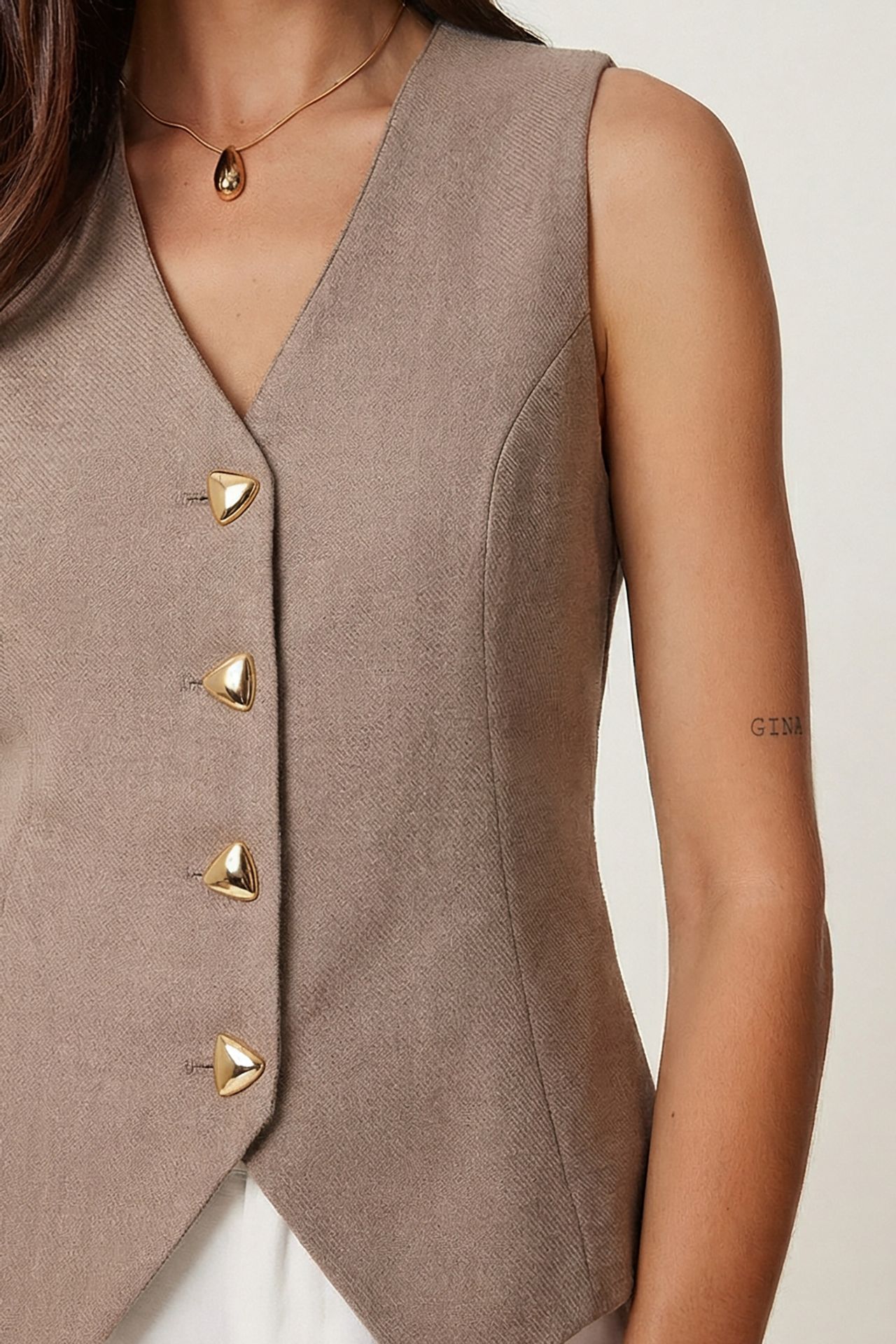 ISTANBUL Fitted Crepe Waistcoat With Buttons 3