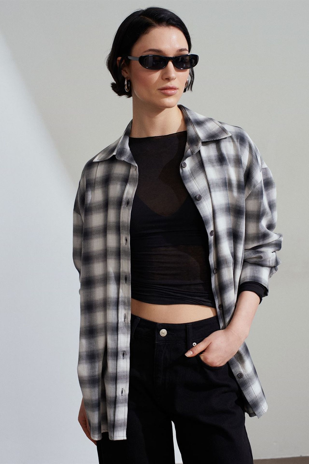 DILVIN Oversized Plaid Long-Sleeve Shirt 3