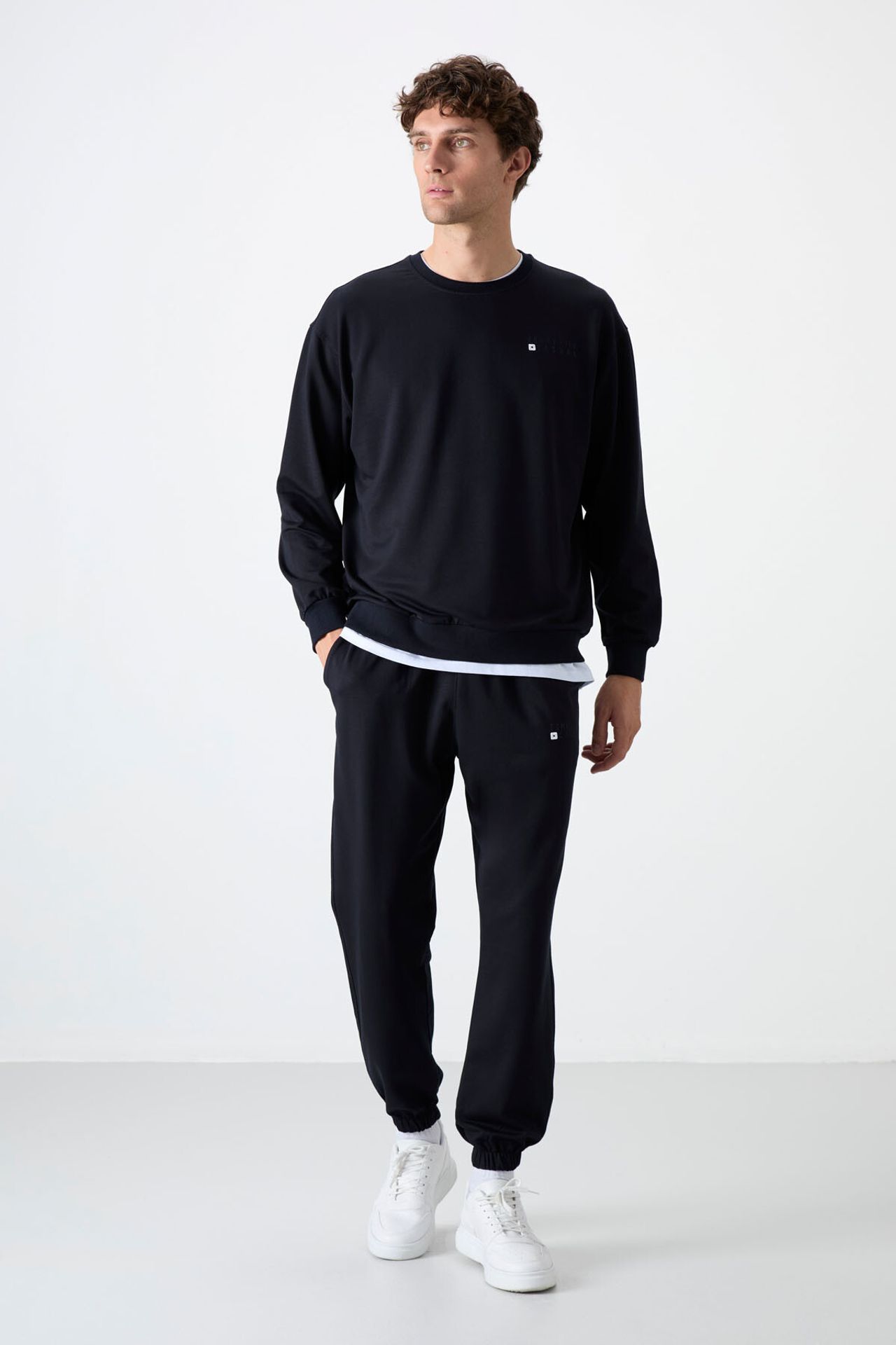 TOMMY Men's Oversized Sweatshirt And Pants Set 3