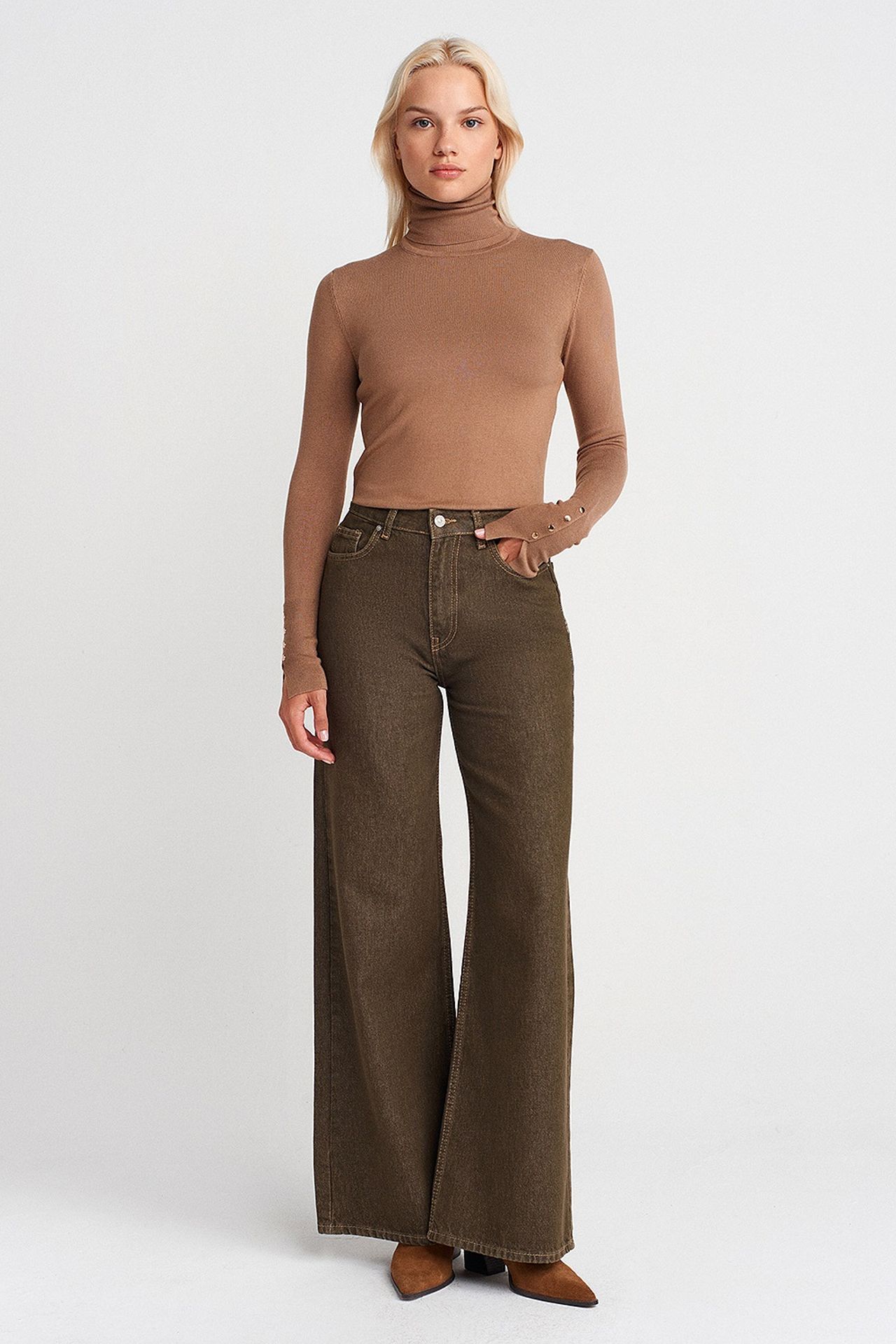 DILVIN Women's Turtleneck Knit Sweater With Buttons