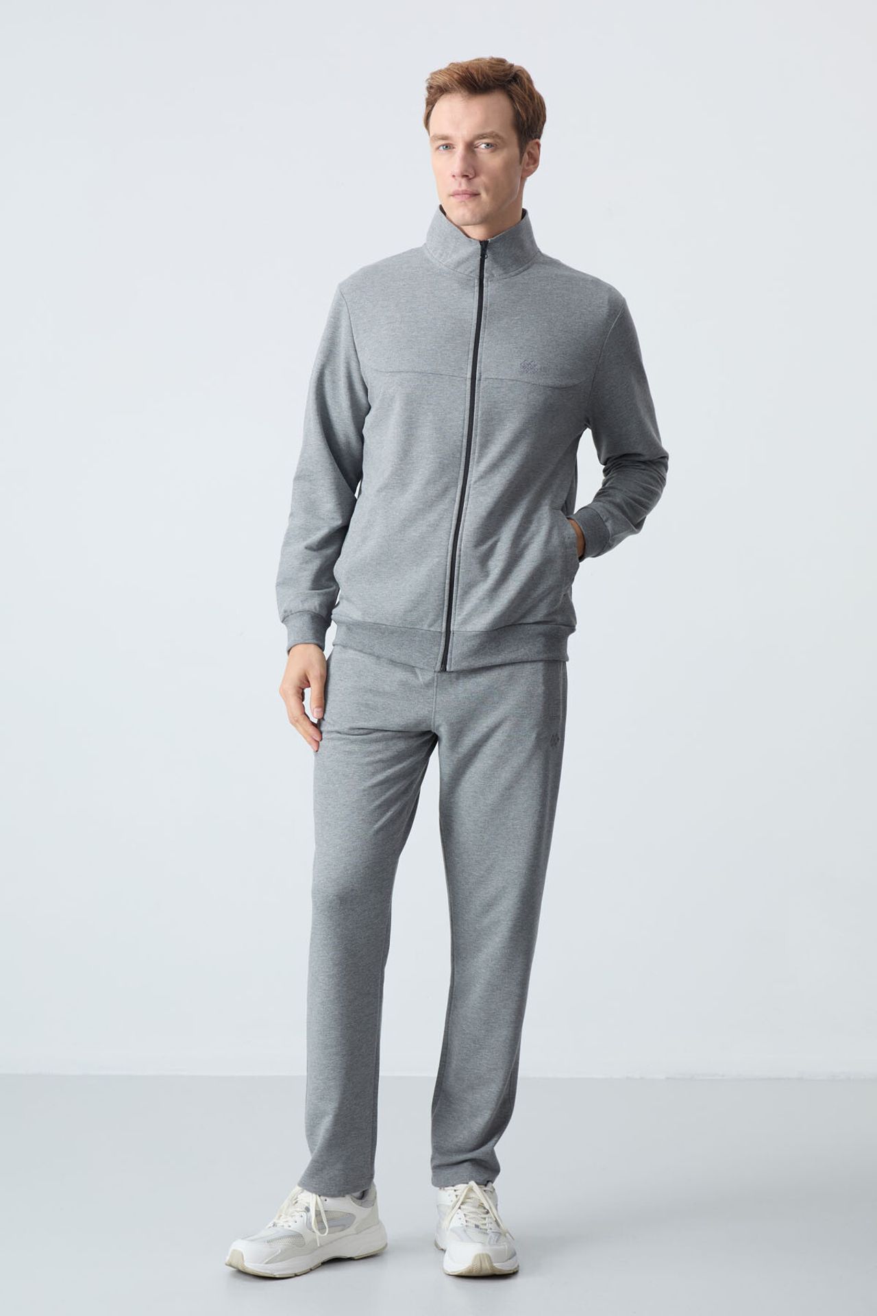 TOMMY Men's Zip-Collar Sweatshirt And Pants Set 1