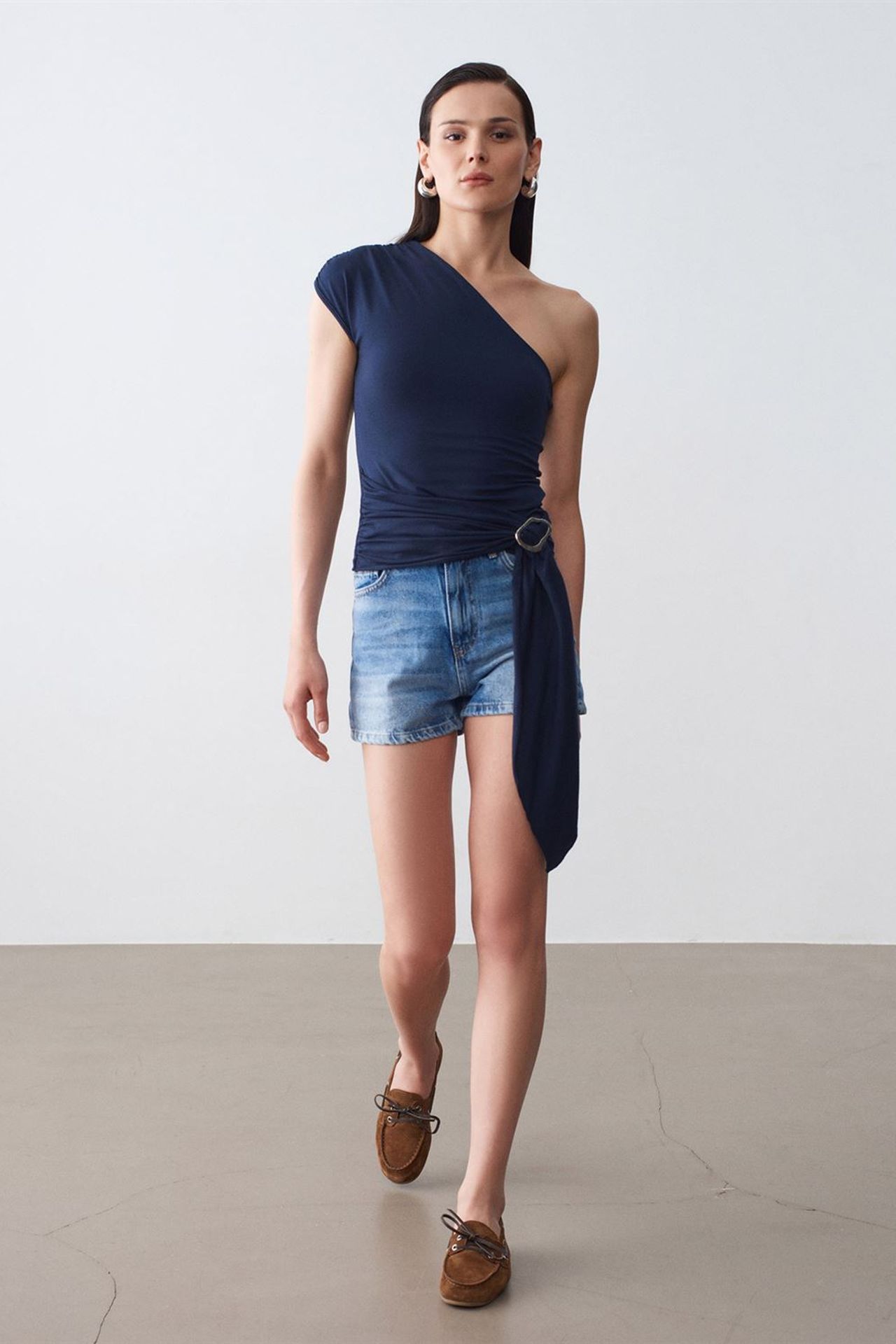 DILVIN Asymmetrical Tie Detail Blouse 4