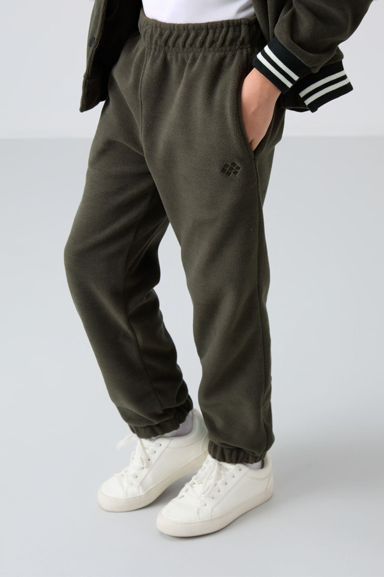 TOMMY Youth Plain Joggers 2