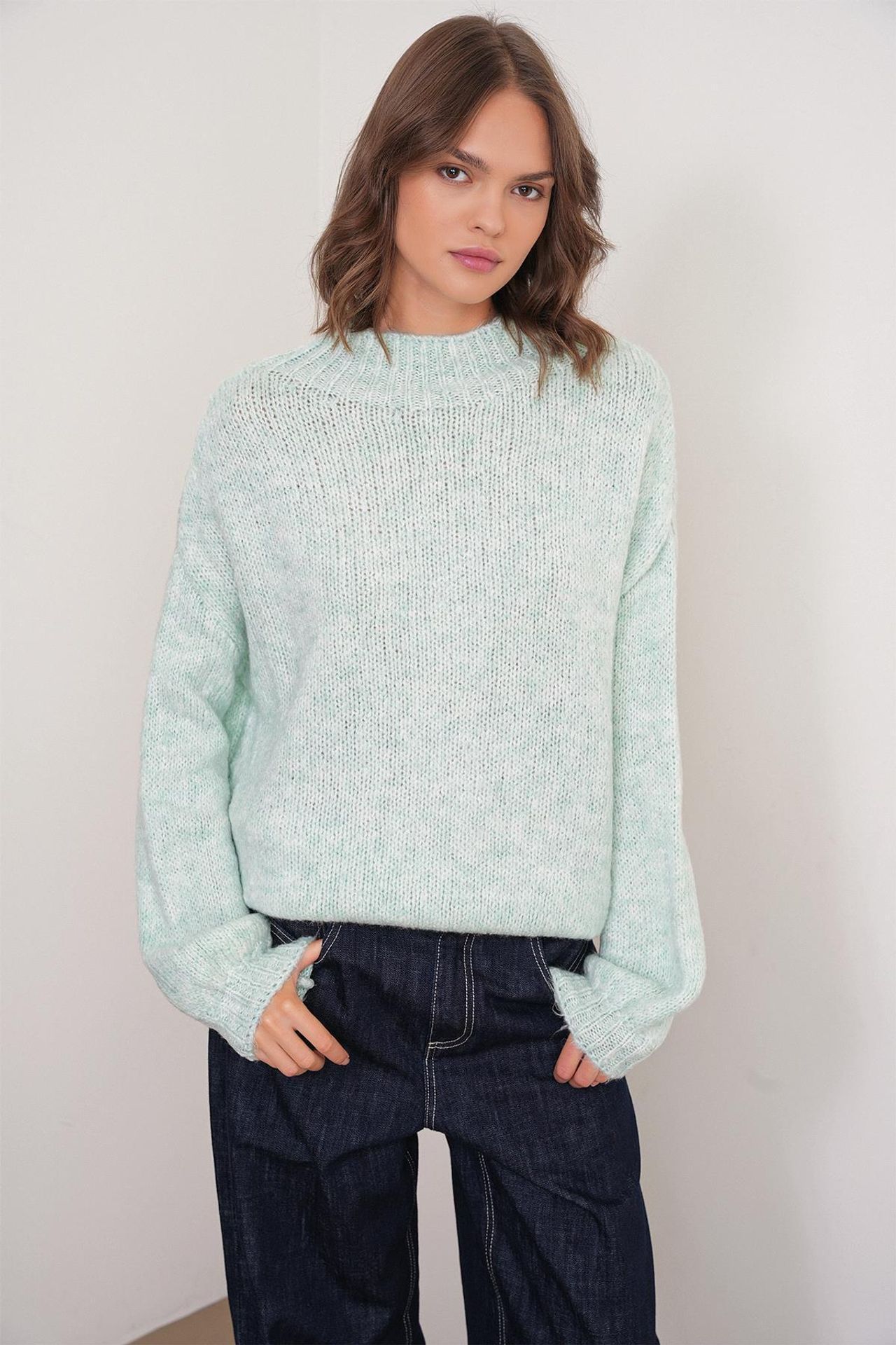 Mixray Relaxed Fit Crew Neck Thick Knit Sweater 1