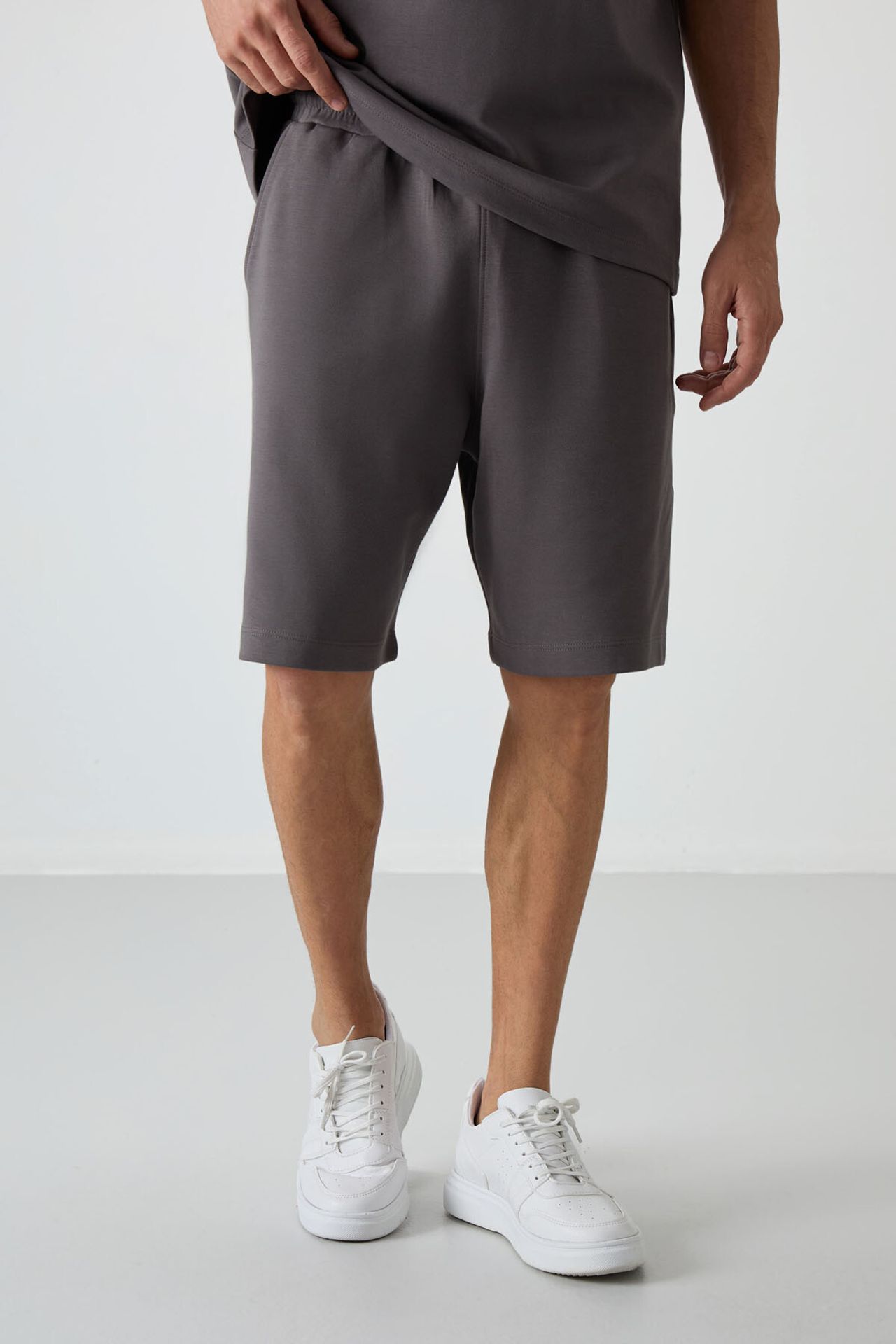 TOMMY Oversized T-Shirt And Shorts Set 3