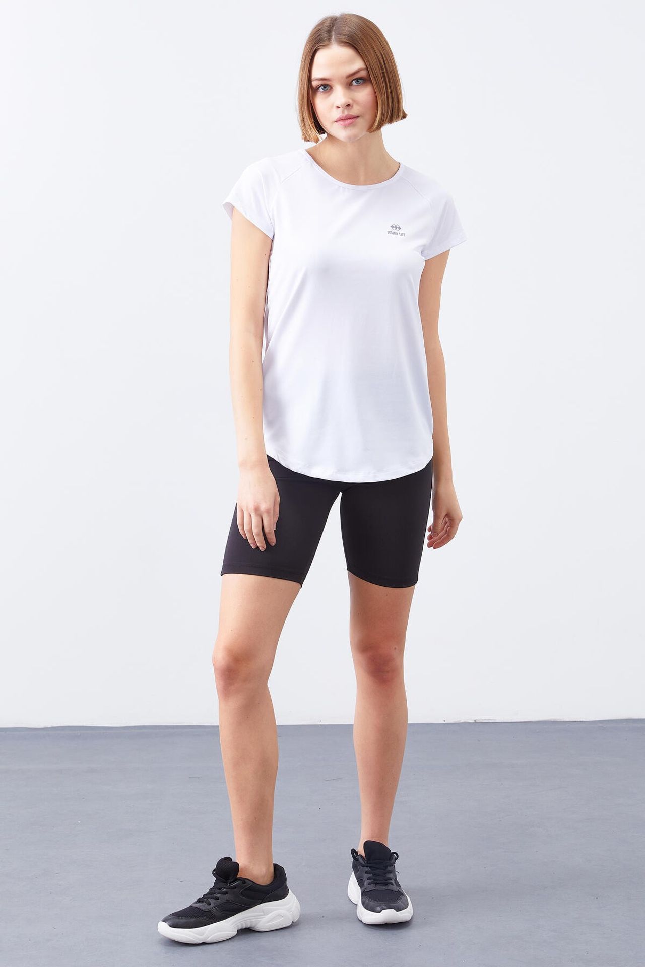 TOMMY Women's Short-Sleeve Crew Neck T-Shirt 2