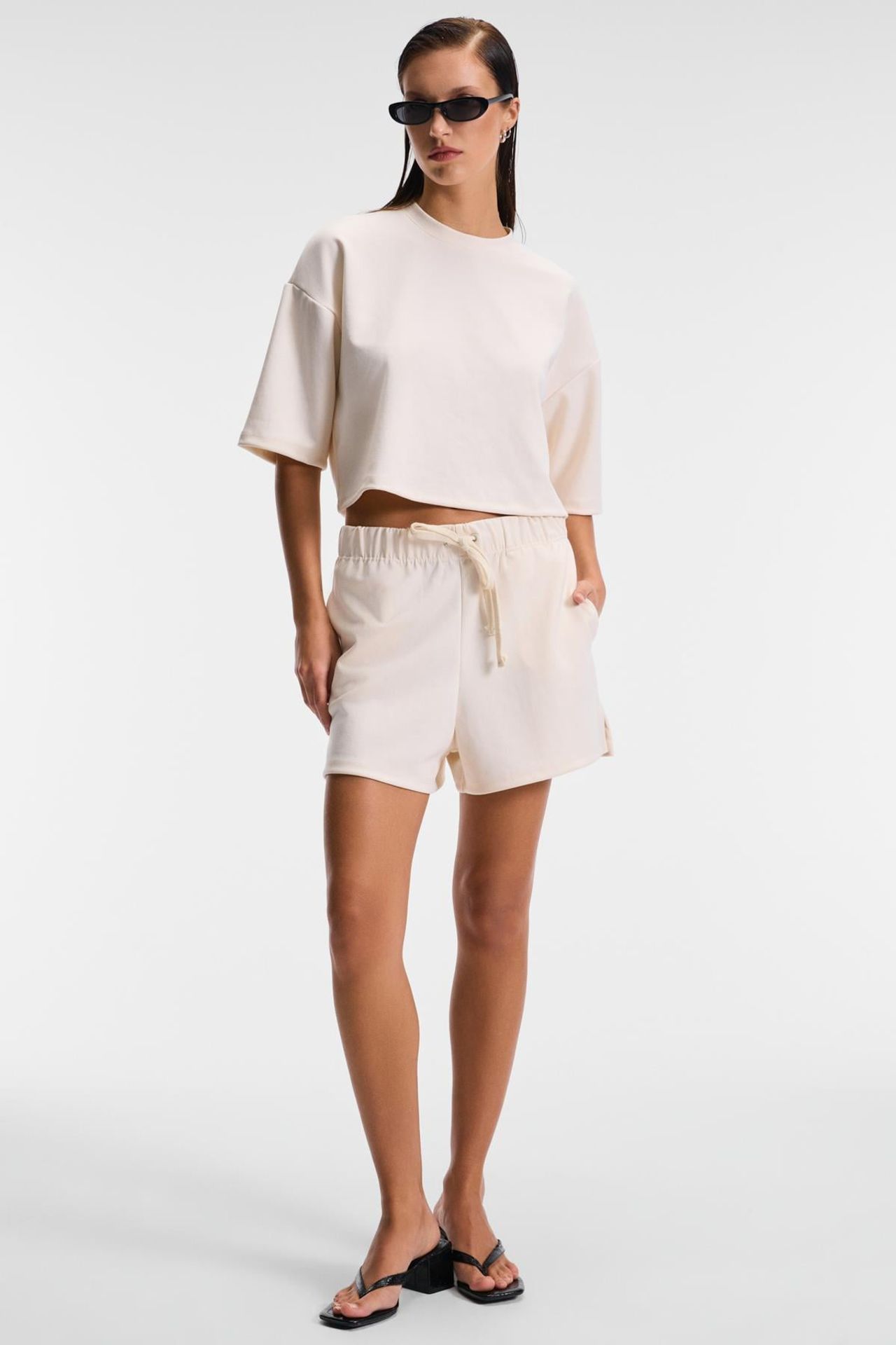 ETHIQUET Straight Fit Crew Neck T-Shirt 4