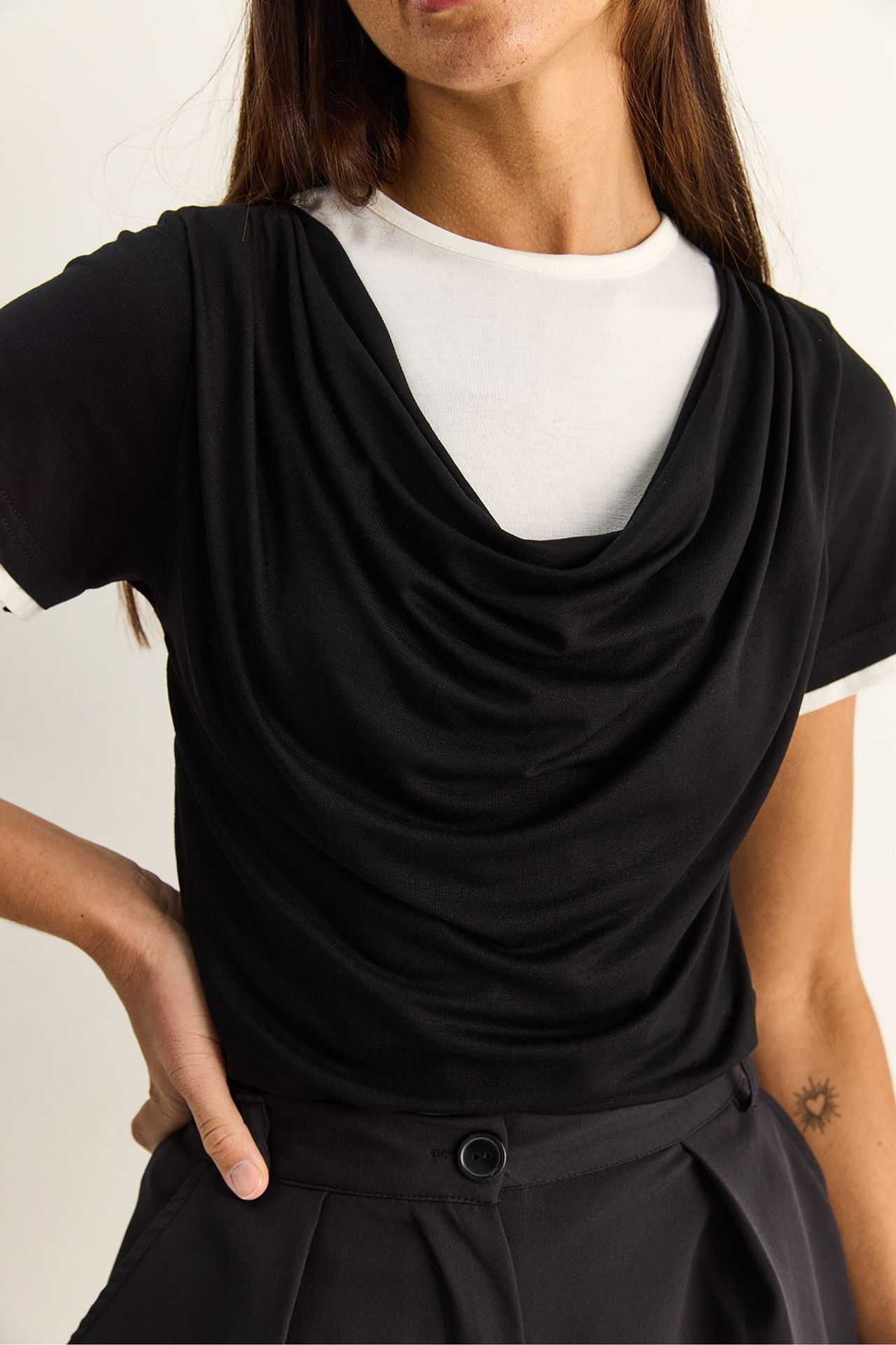 LUCCI Women's Cowl Neck Short Sleeve T-Shirt 5