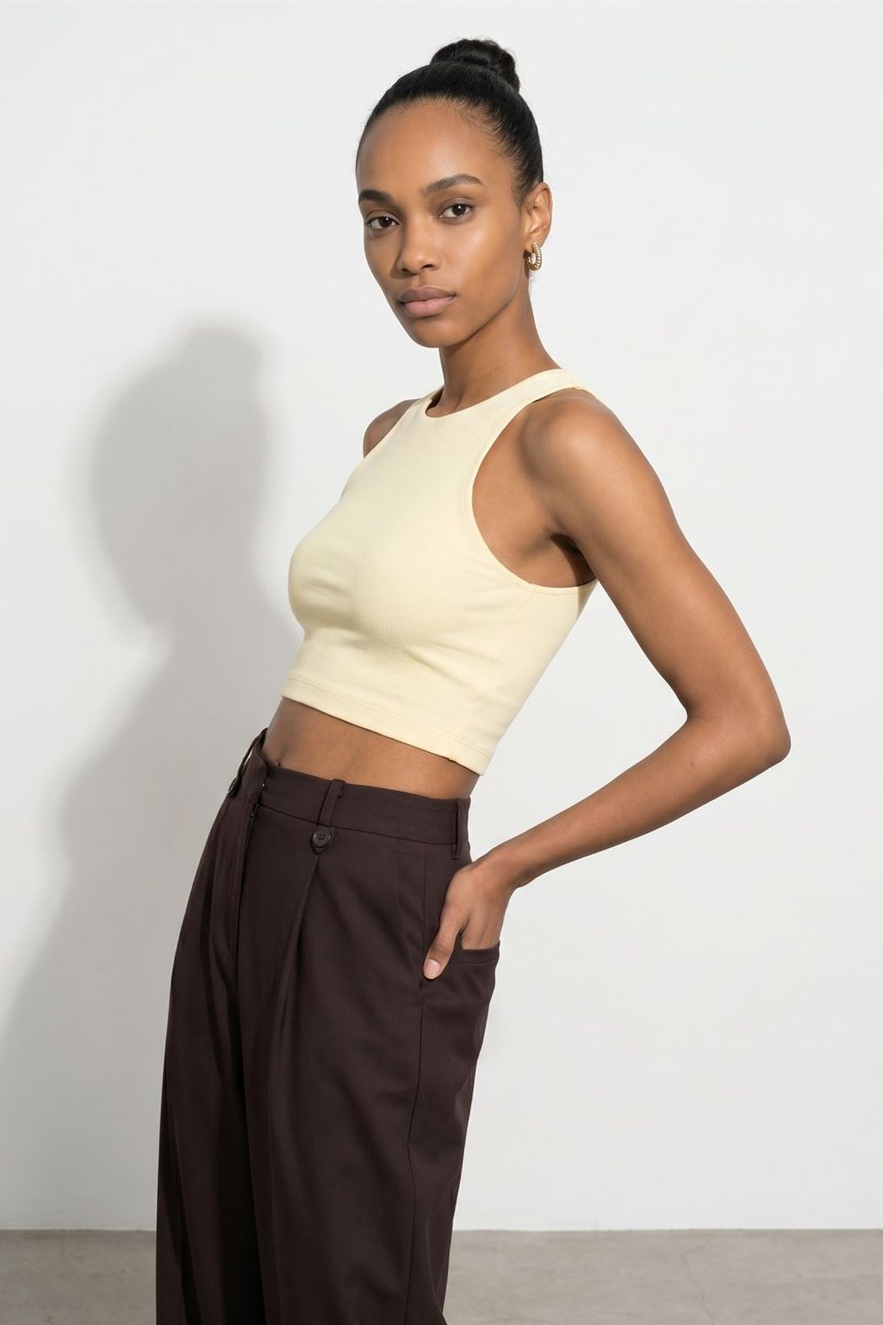 DILVIN Ribbed Sleeveless Crop Blouse 3